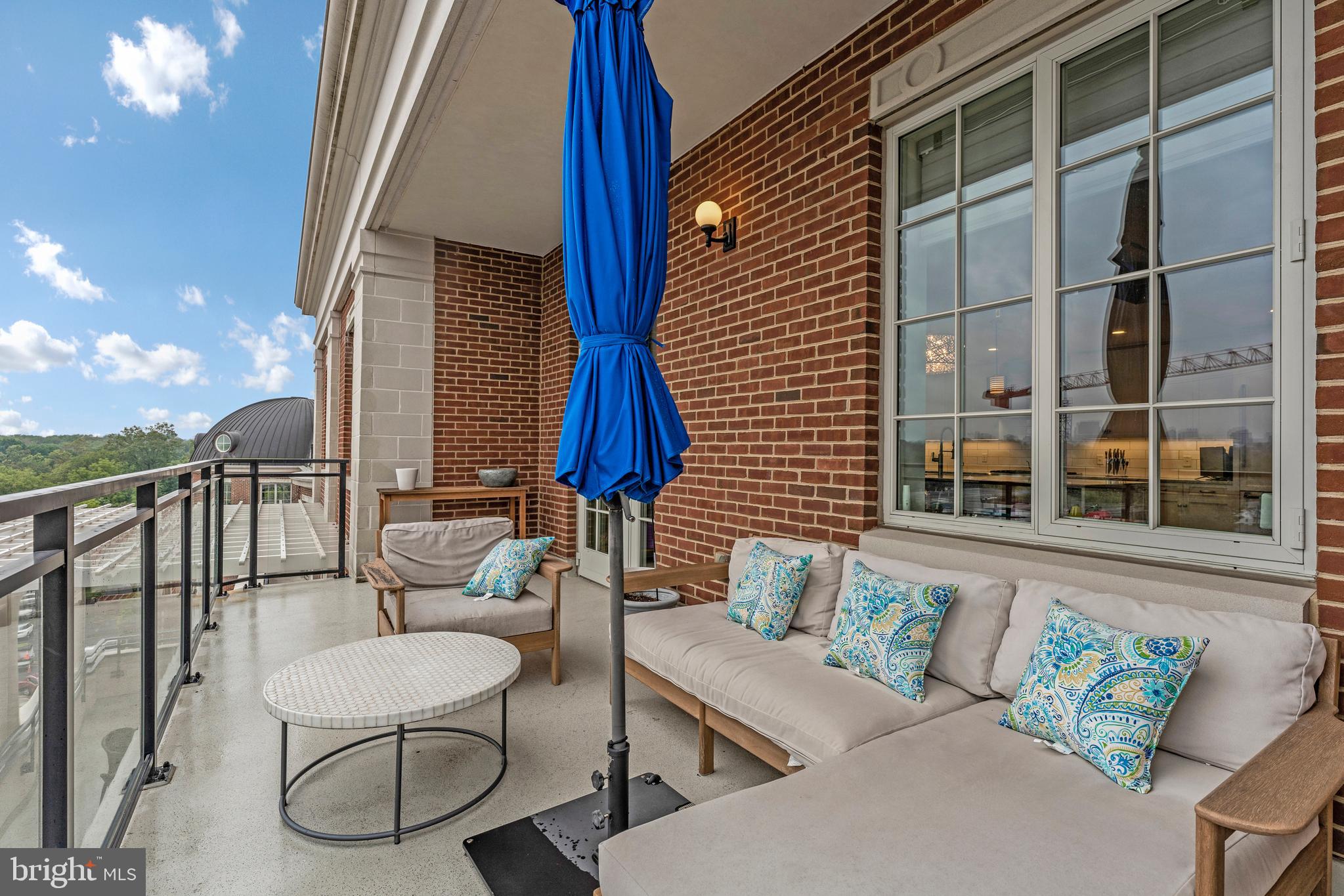 THE SIGNET - Residential