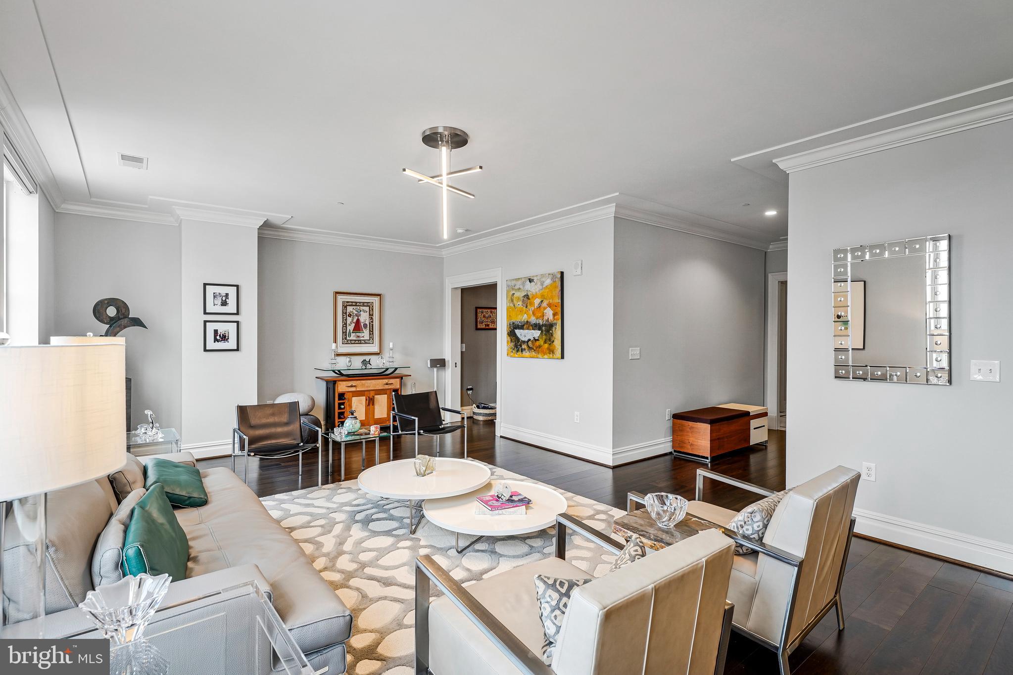 THE SIGNET - Residential