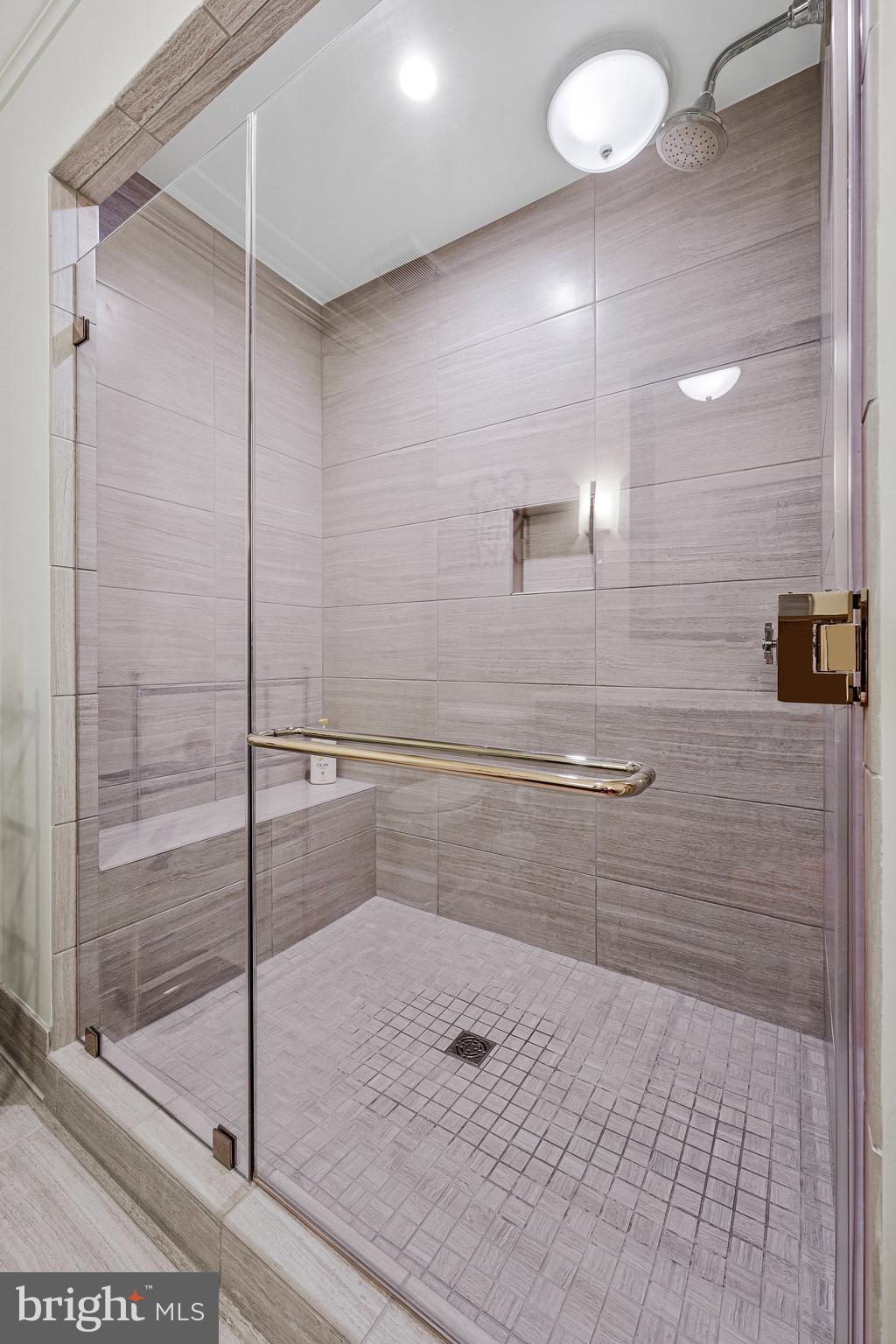 THE SIGNET - Residential