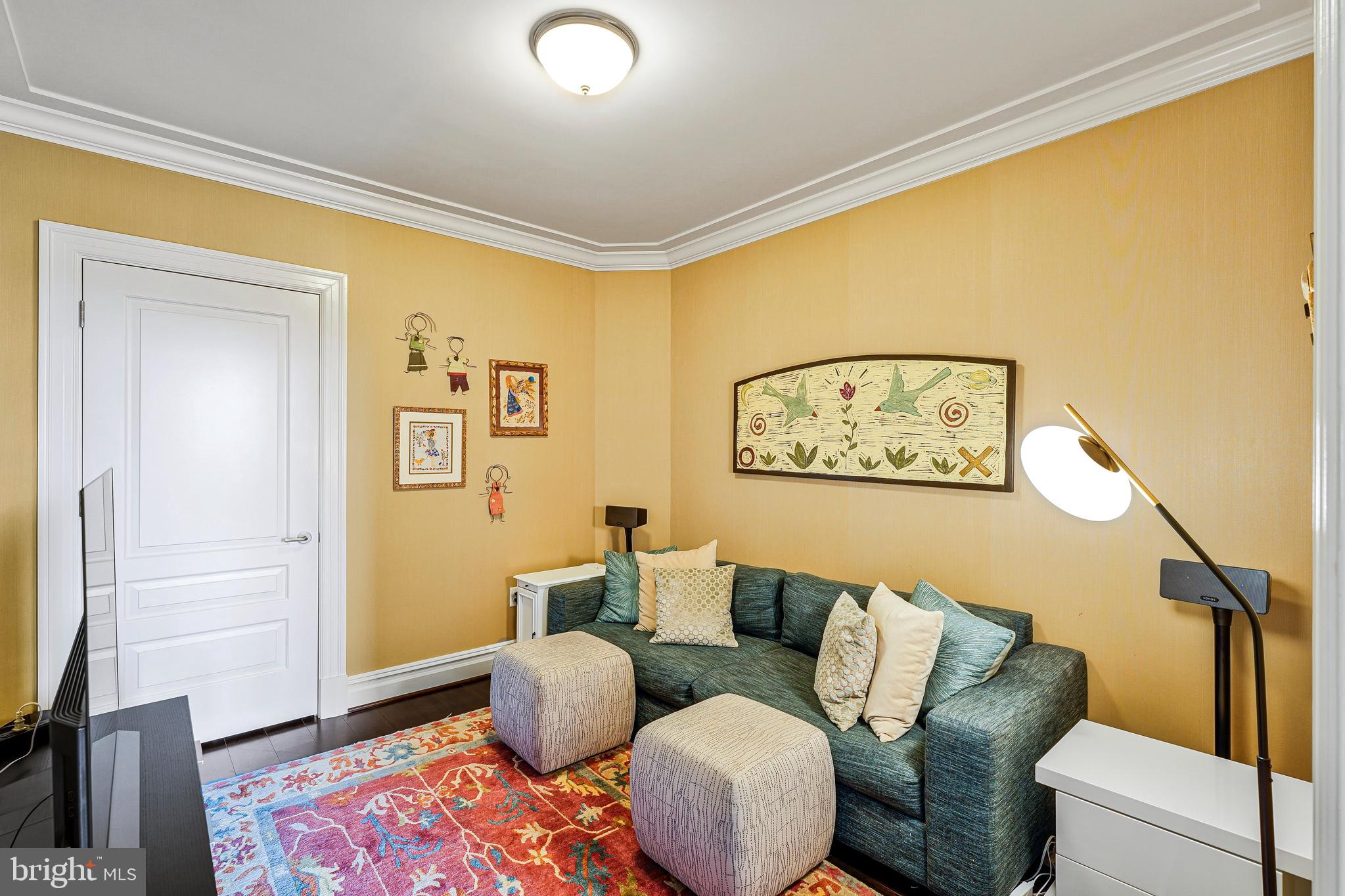 THE SIGNET - Residential