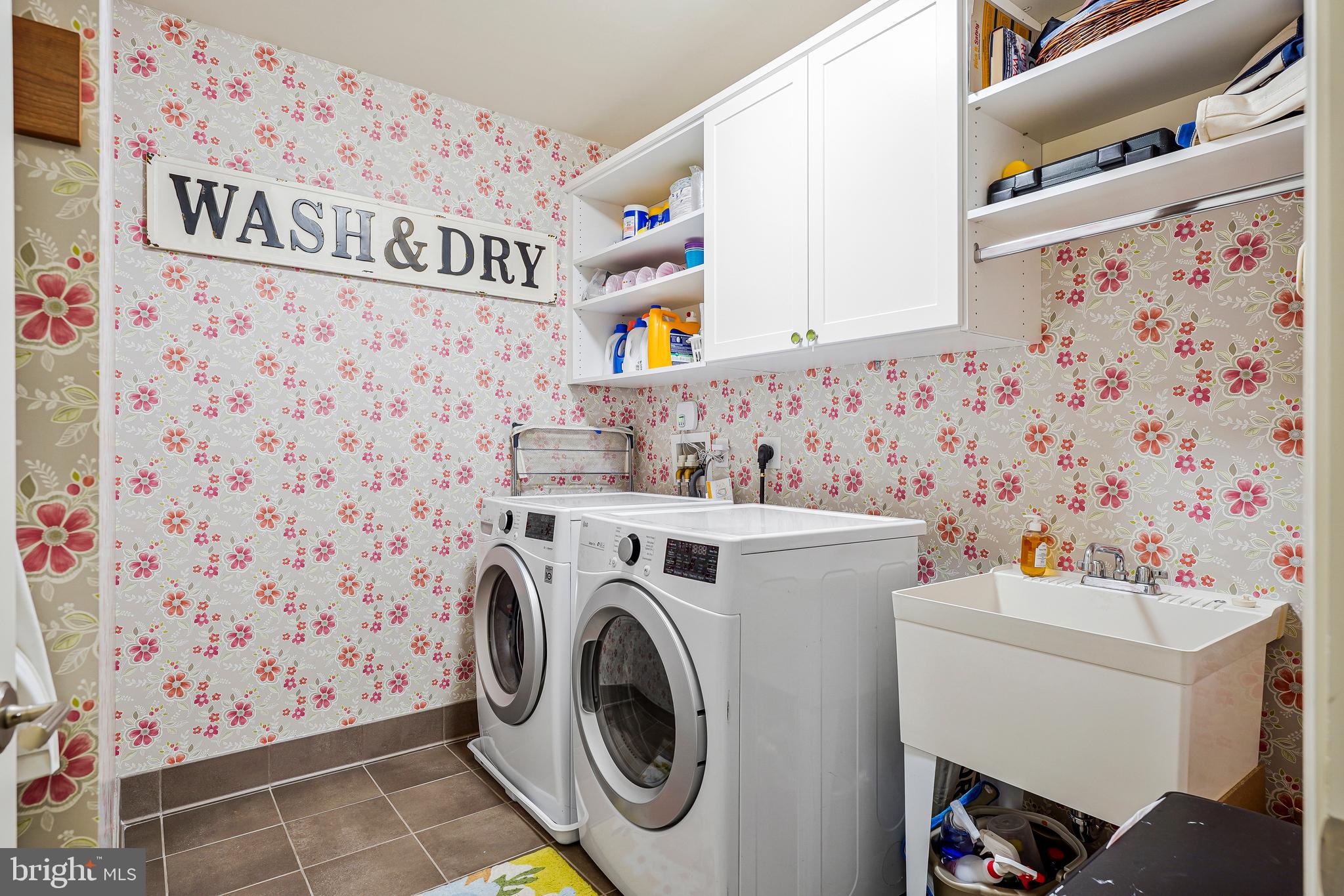 THE SIGNET - Residential