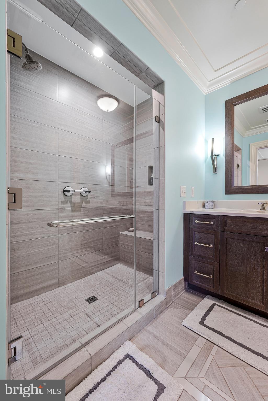 THE SIGNET - Residential