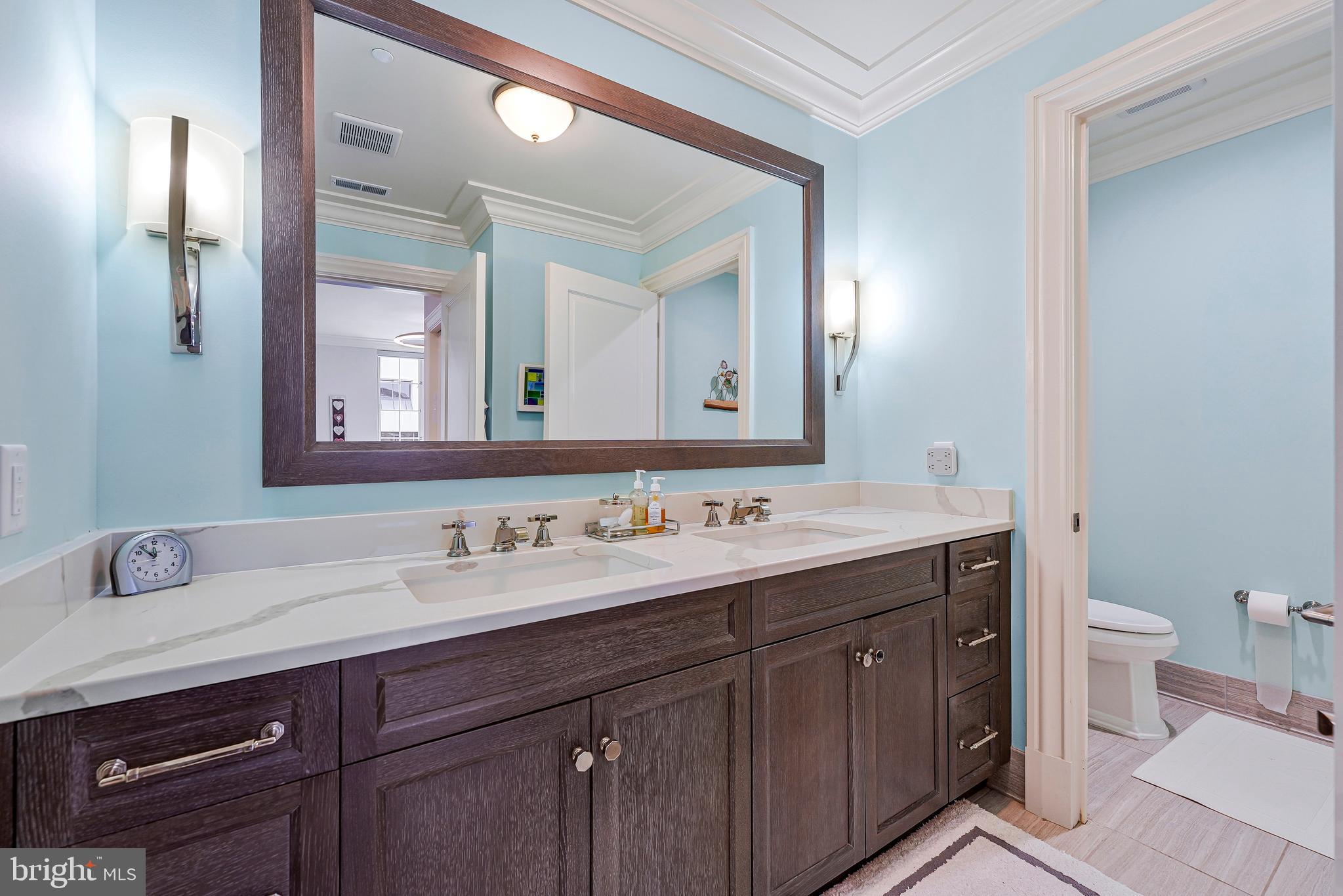 THE SIGNET - Residential