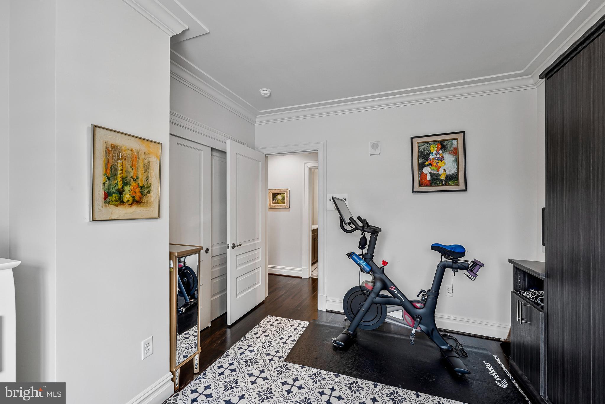 THE SIGNET - Residential