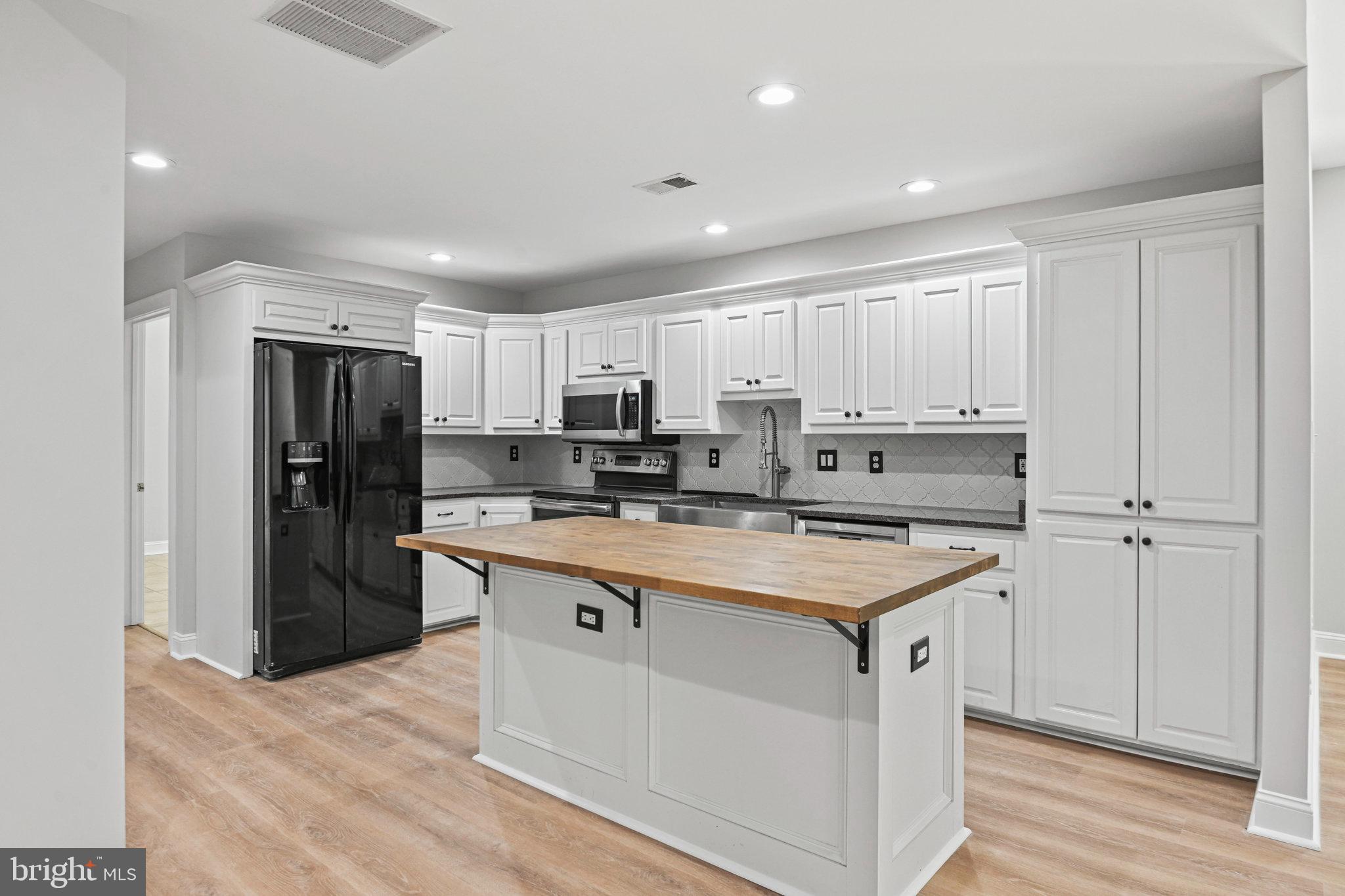 RIVER BEND ESTATES - Residential