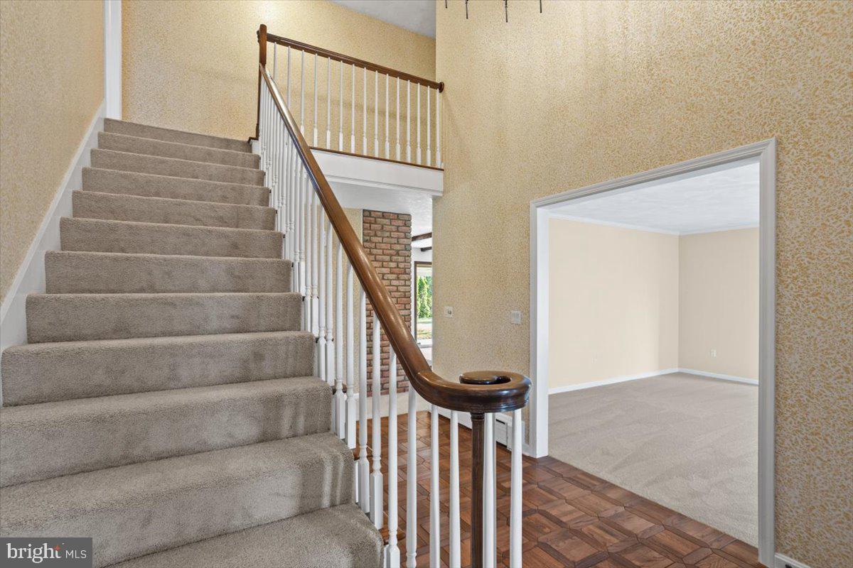 RUNNYMEDE - Residential