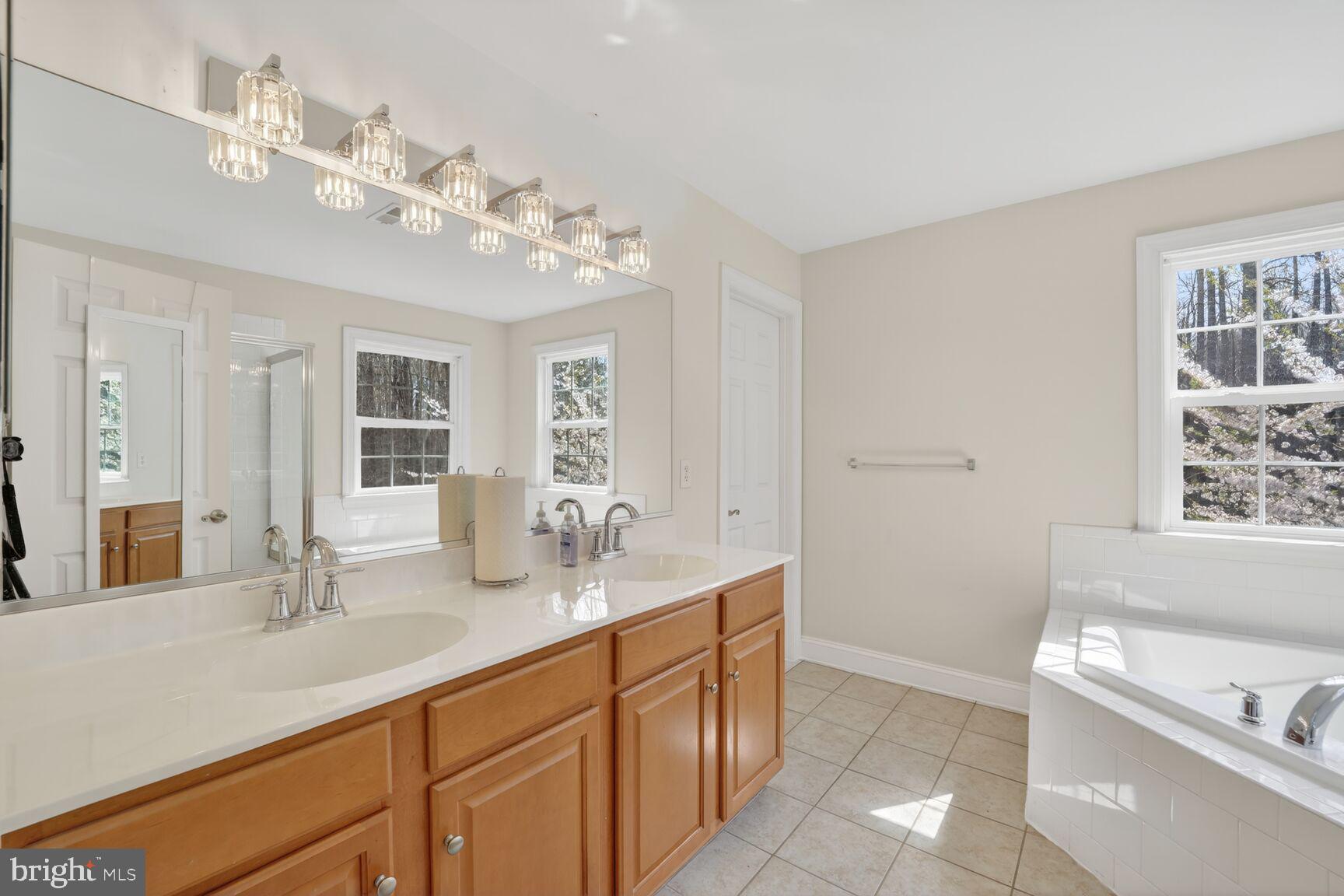 MANSFIELD ESTATES - Residential