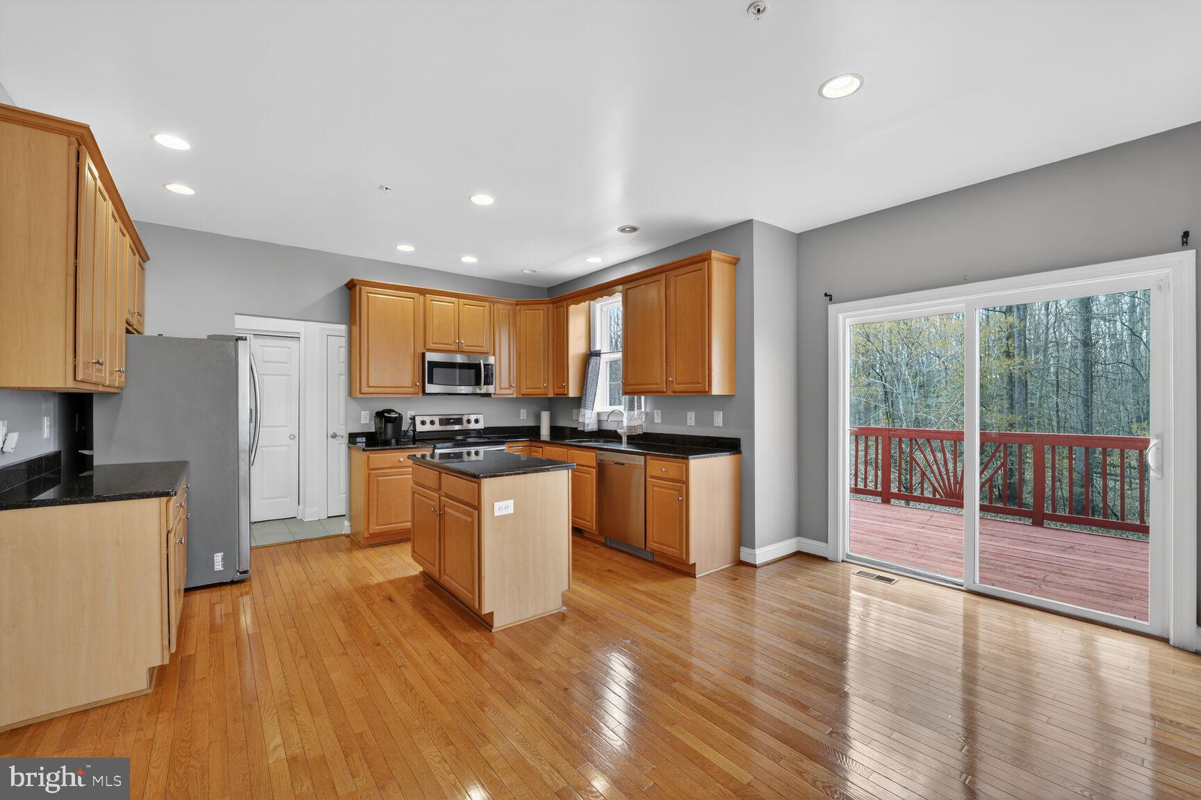 MANSFIELD ESTATES - Residential