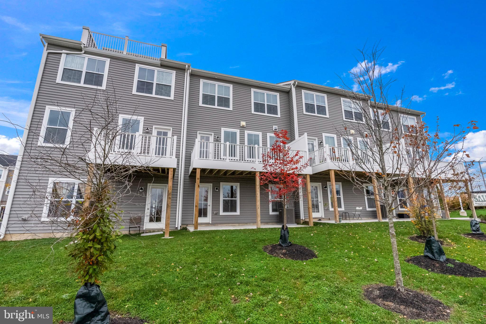 THE TOWNS AT HIGHER ROCK - Residential