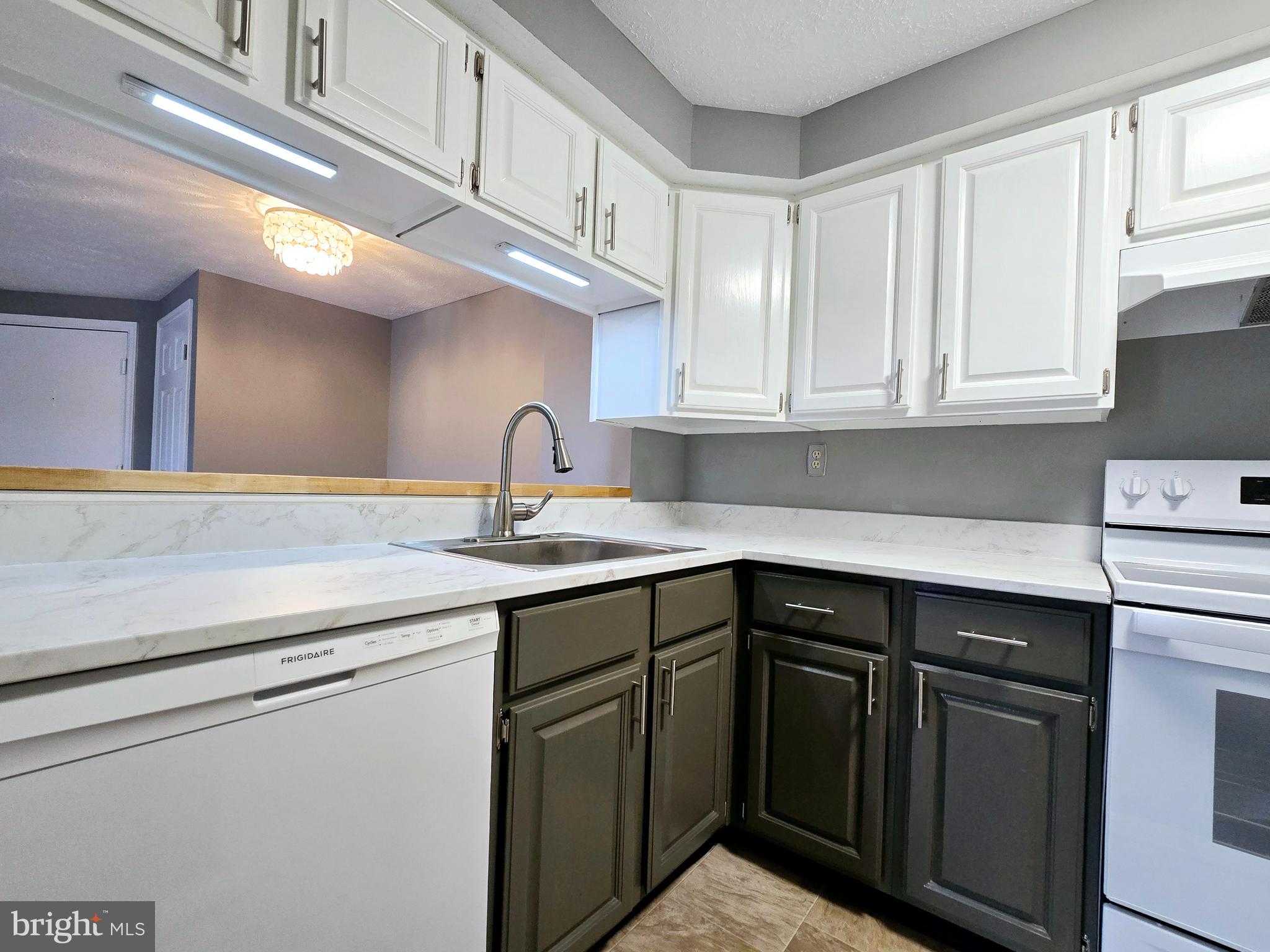 FREDERICKTOWNE VILLAGE - Residential Lease