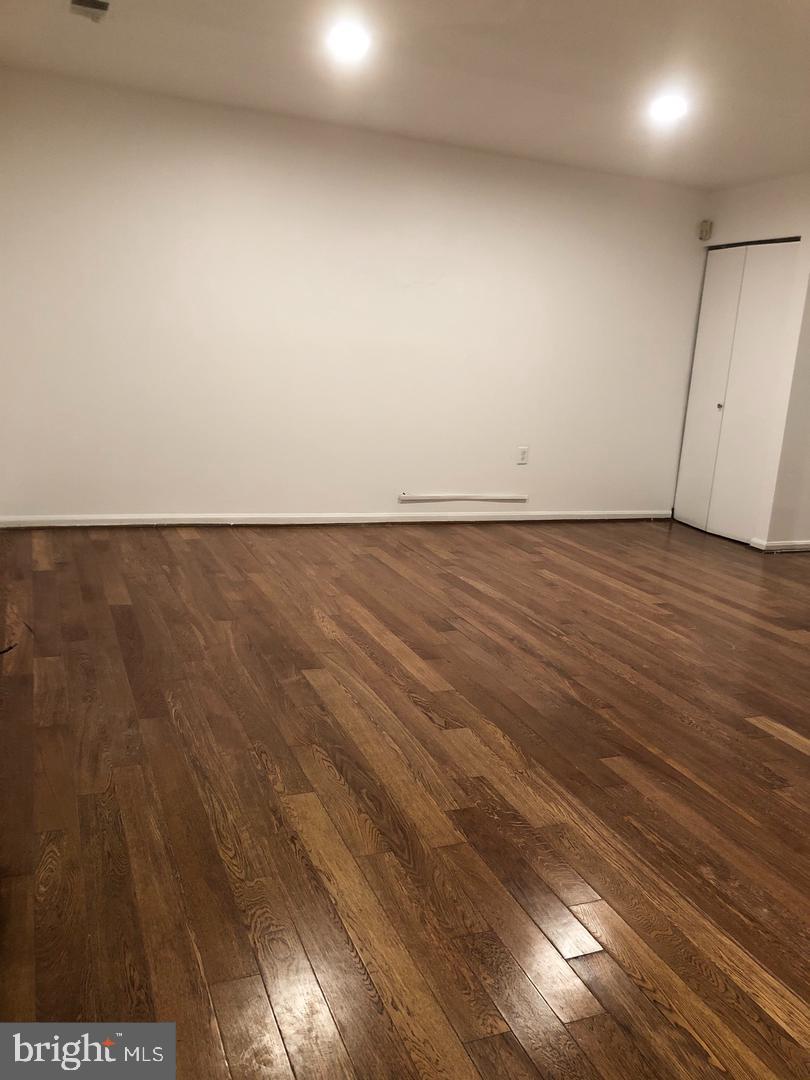 HILLCREST TOWNE - Residential Lease