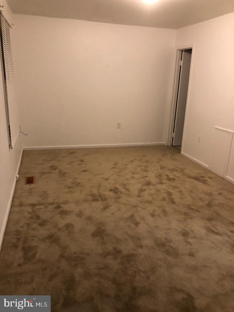 HILLCREST TOWNE - Residential Lease