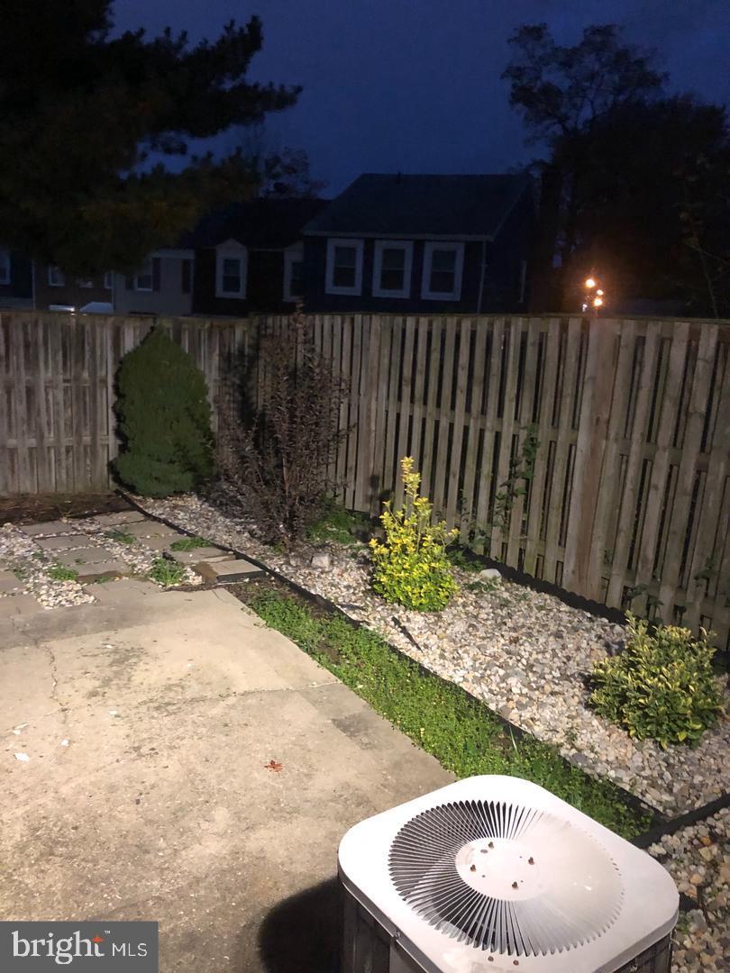 HILLCREST TOWNE - Residential Lease