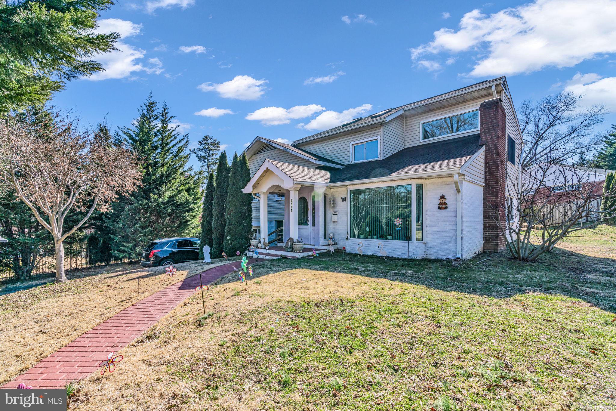 1317 MAYFLOWER DRIVE