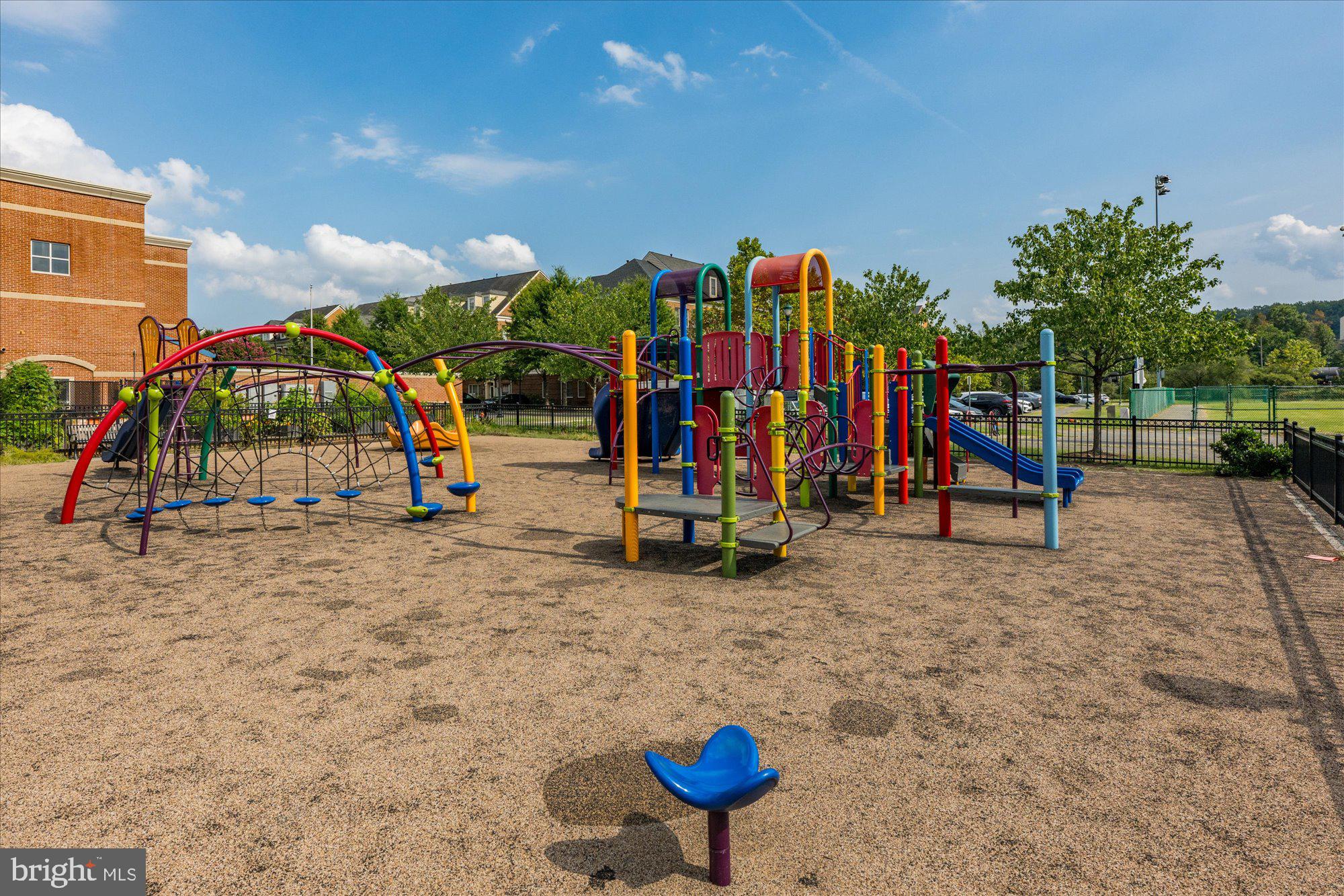 CAMERON STATION - Residential