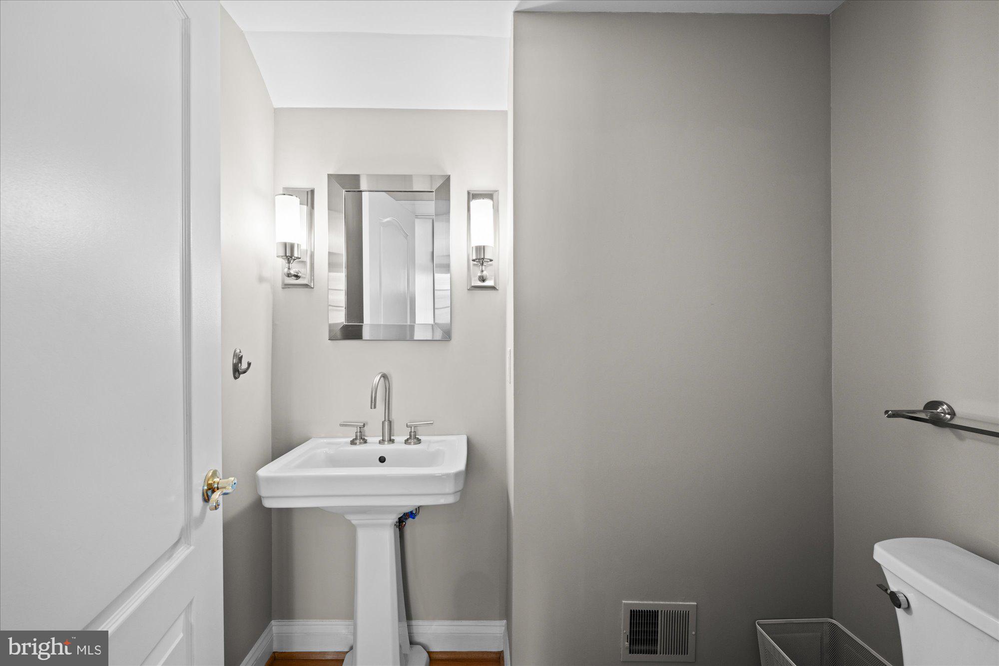 CAMERON STATION - Residential