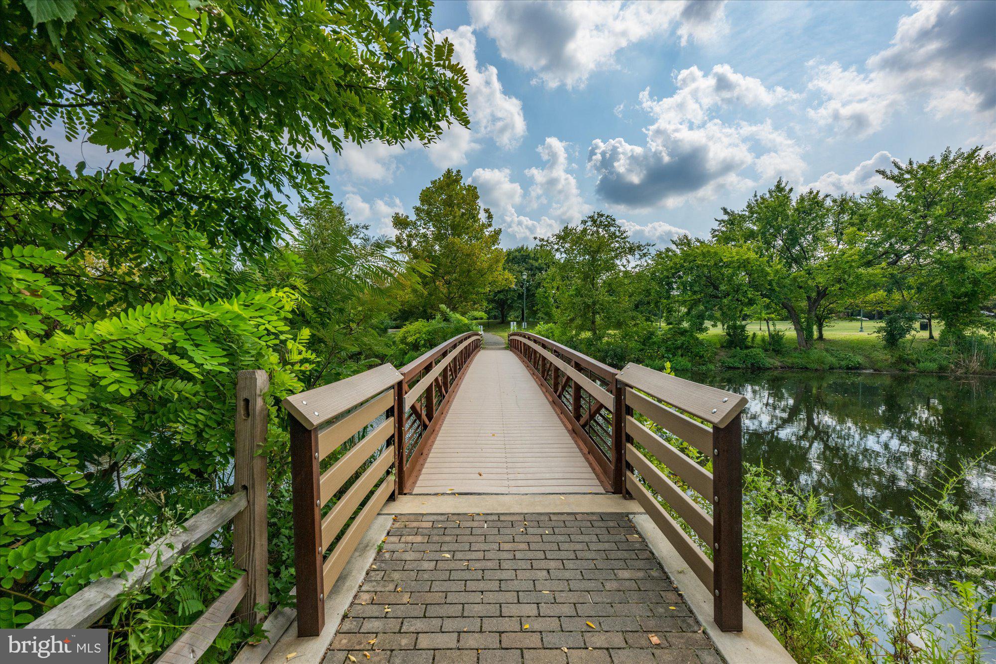 CAMERON STATION - Residential