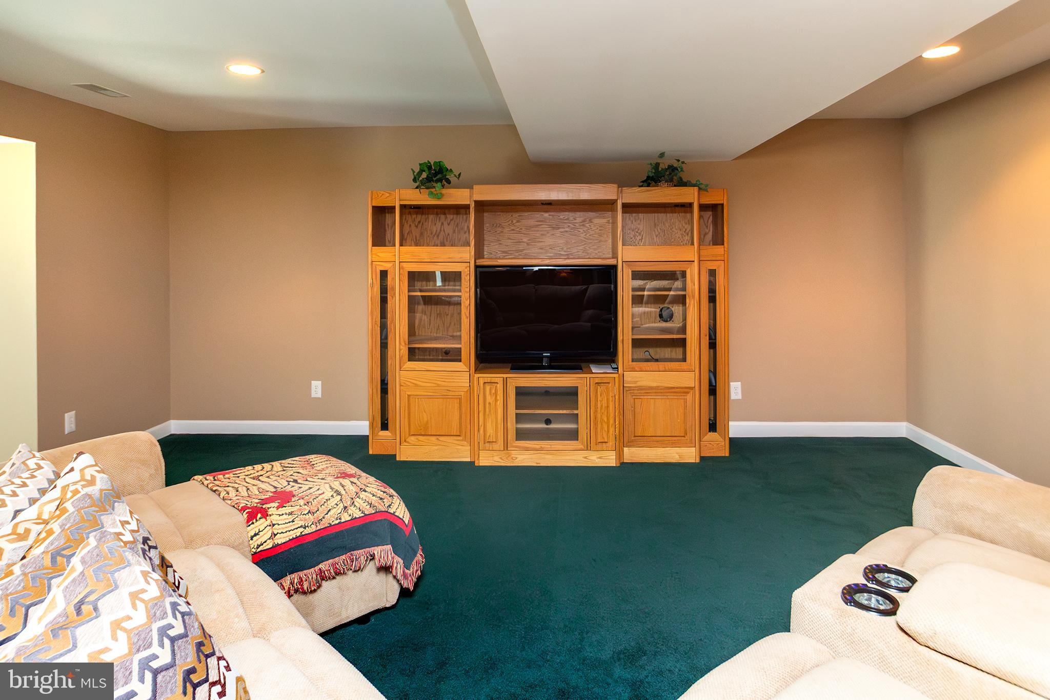 KEENEY MILL FARMS - Residential