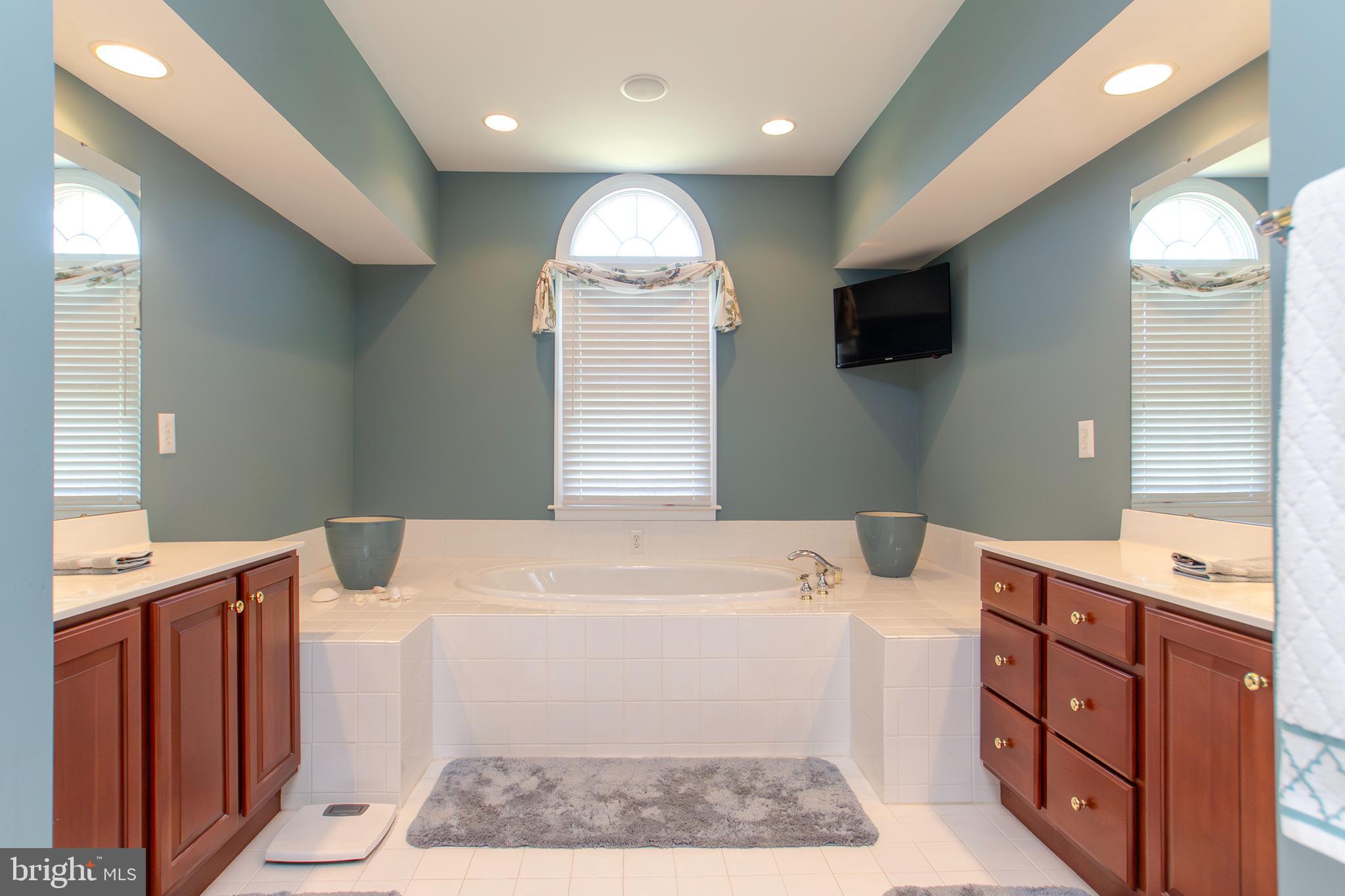 KEENEY MILL FARMS - Residential