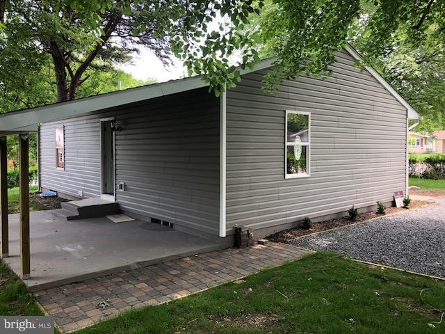 COUNTRY CLUB MANOR - Residential