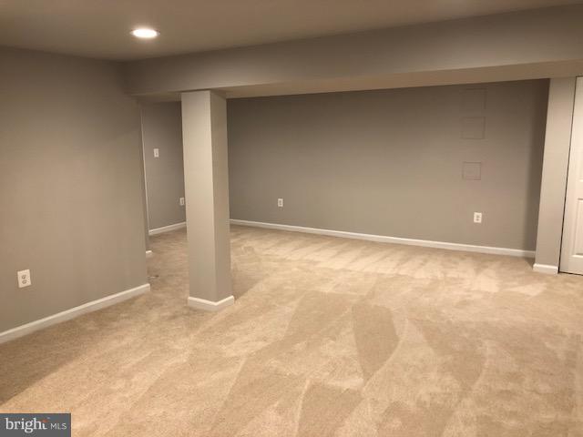 COUNTRY CLUB MANOR - Residential