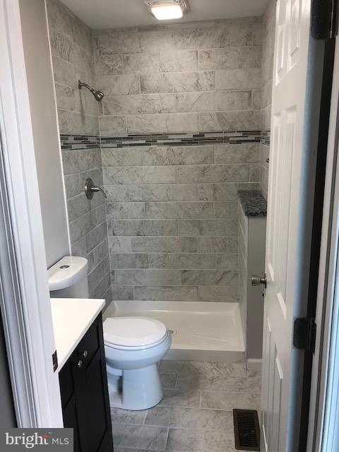 COUNTRY CLUB MANOR - Residential