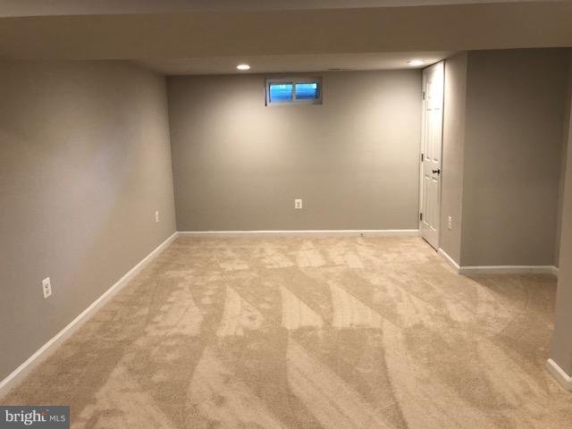 COUNTRY CLUB MANOR - Residential