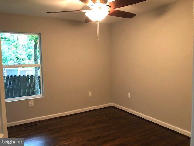 COUNTRY CLUB MANOR - Residential