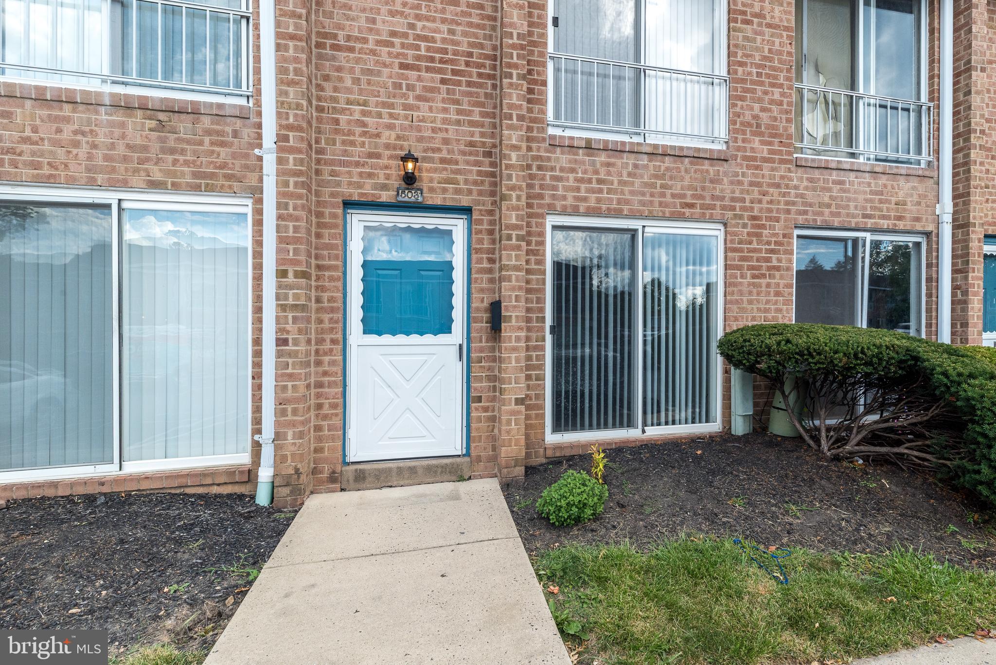This charming 2-bedroom, 1 and half-bathroom home, in Warminster, PA, presents an enticing opportunity. Enjoy low-maintenance living with community-managed upkeep. Spacious and bright, the first floor has an open living area with half bath. The laundry is conveniently located off of kitchen. Freshly painted and move in ready. Located near all of your shopping and dining needs.
Excellent investment or unpack your own bags!
New HVAC 2025, Window Replacement 2014, Water Heater 2021, Flooring 2018.