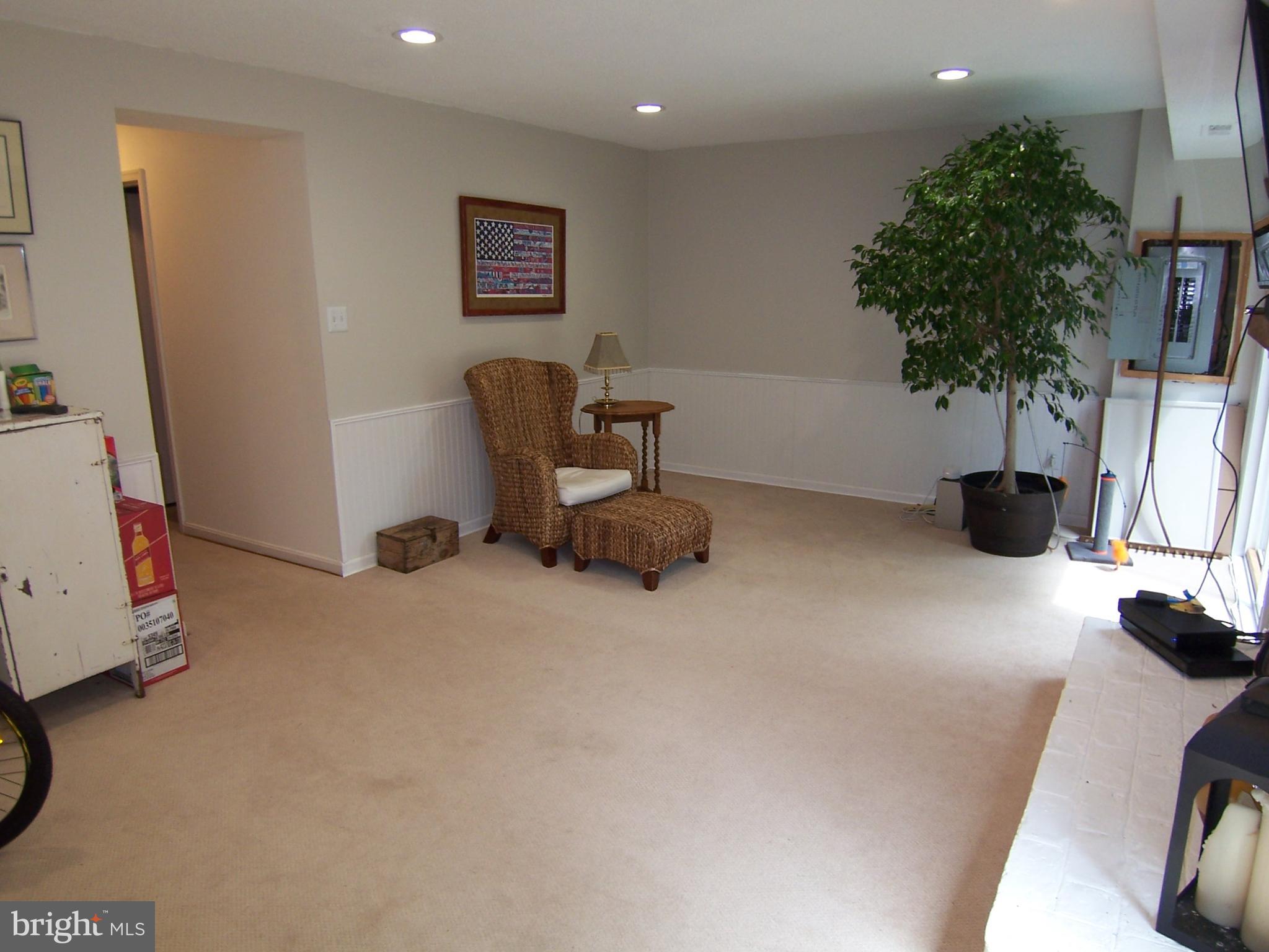 WESTMORELAND SQUARE - Residential Lease