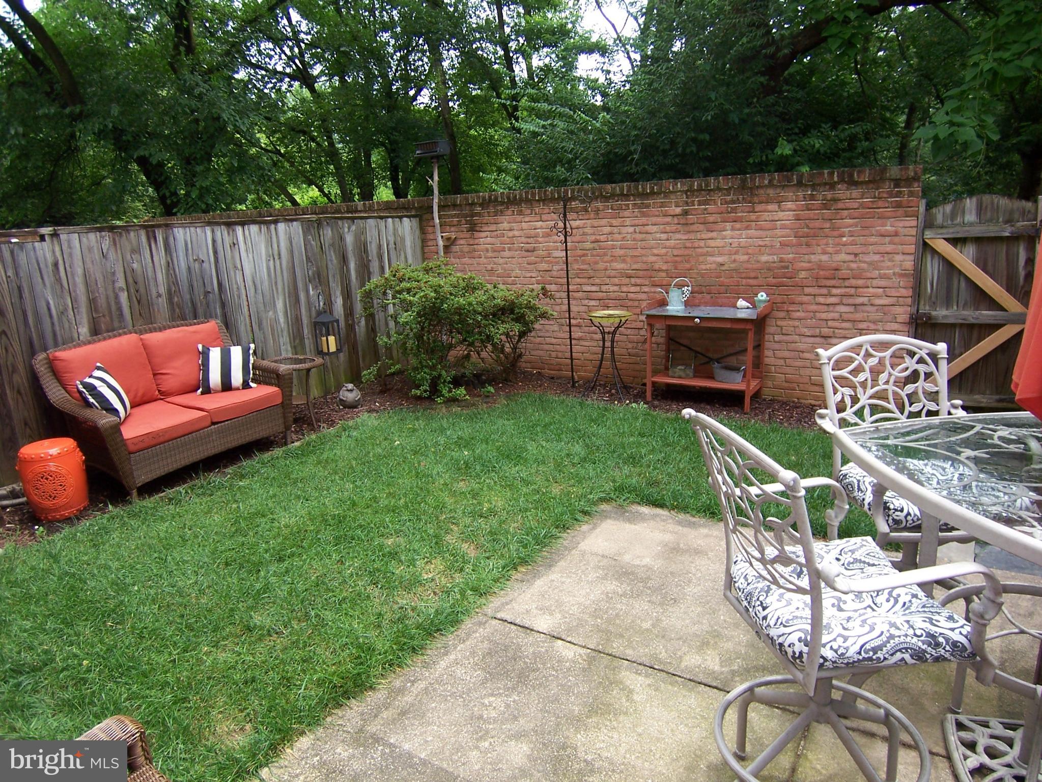 WESTMORELAND SQUARE - Residential Lease