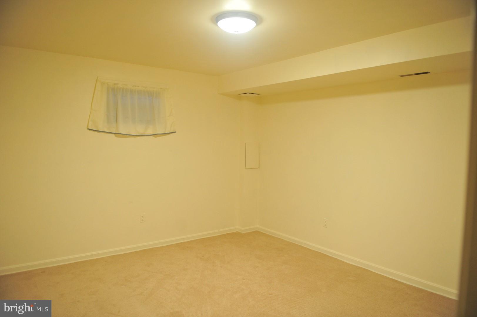 WESTMORELAND SQUARE - Residential Lease