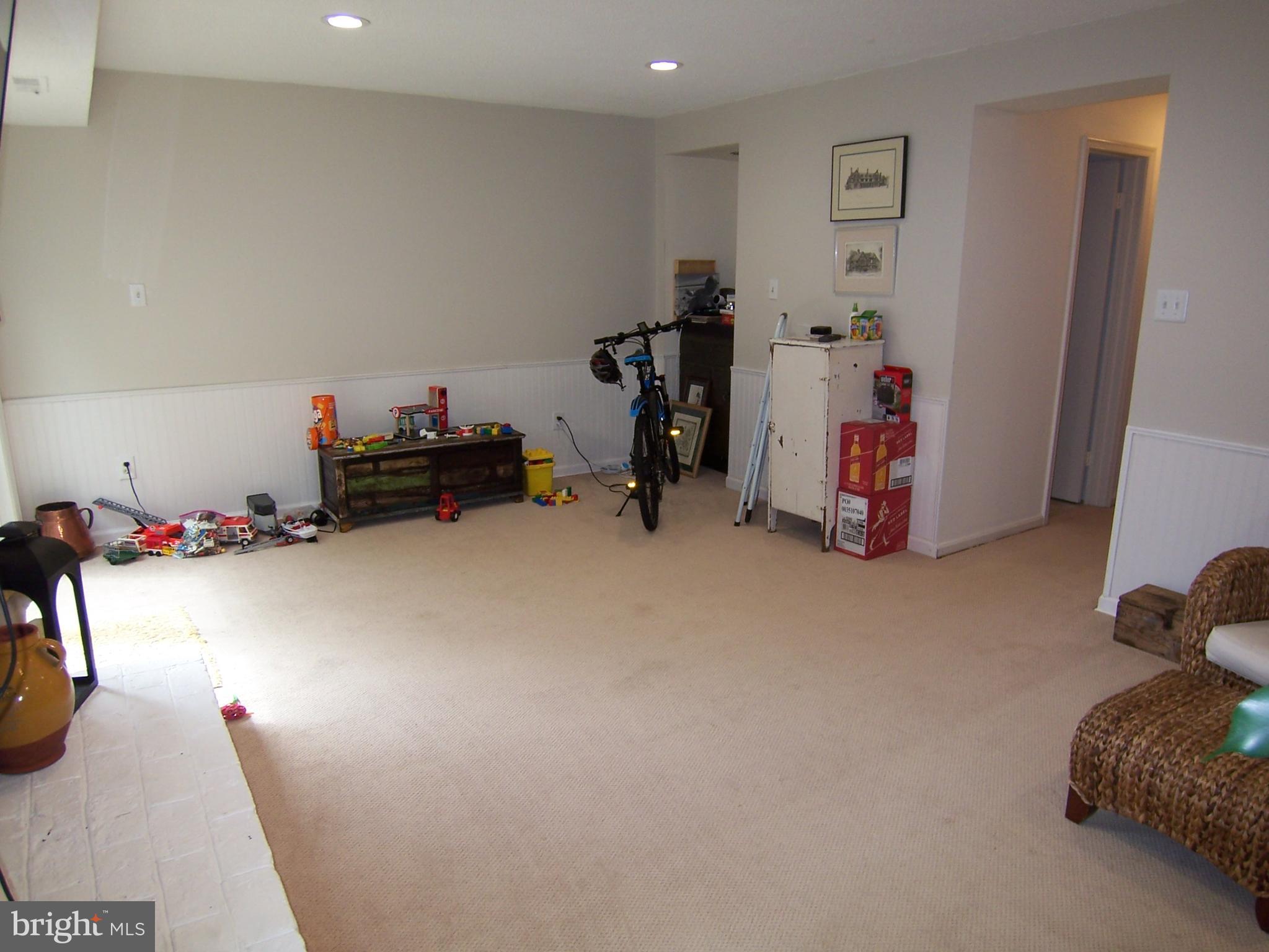 WESTMORELAND SQUARE - Residential Lease