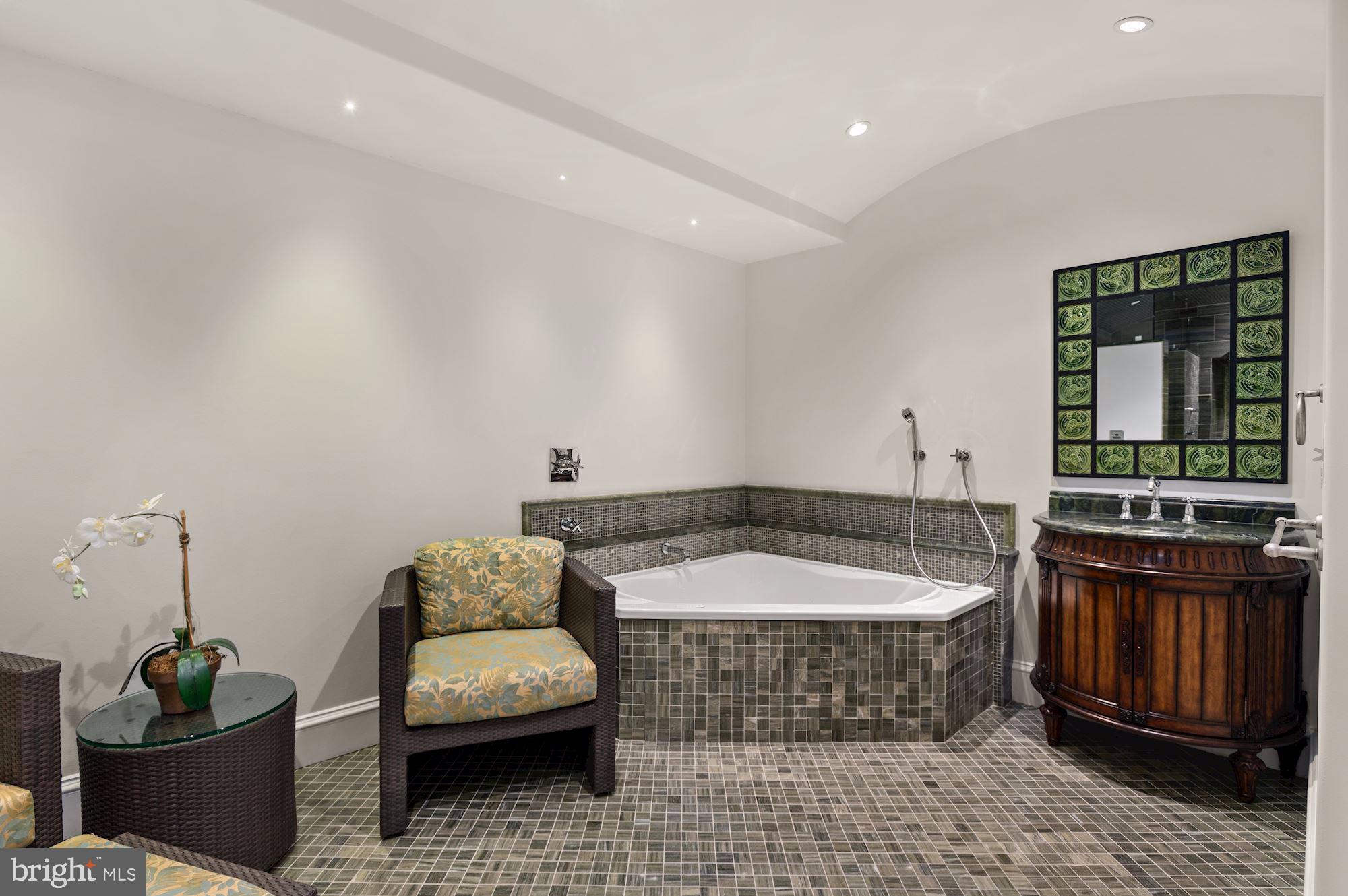 LANGLEY FOREST - Residential