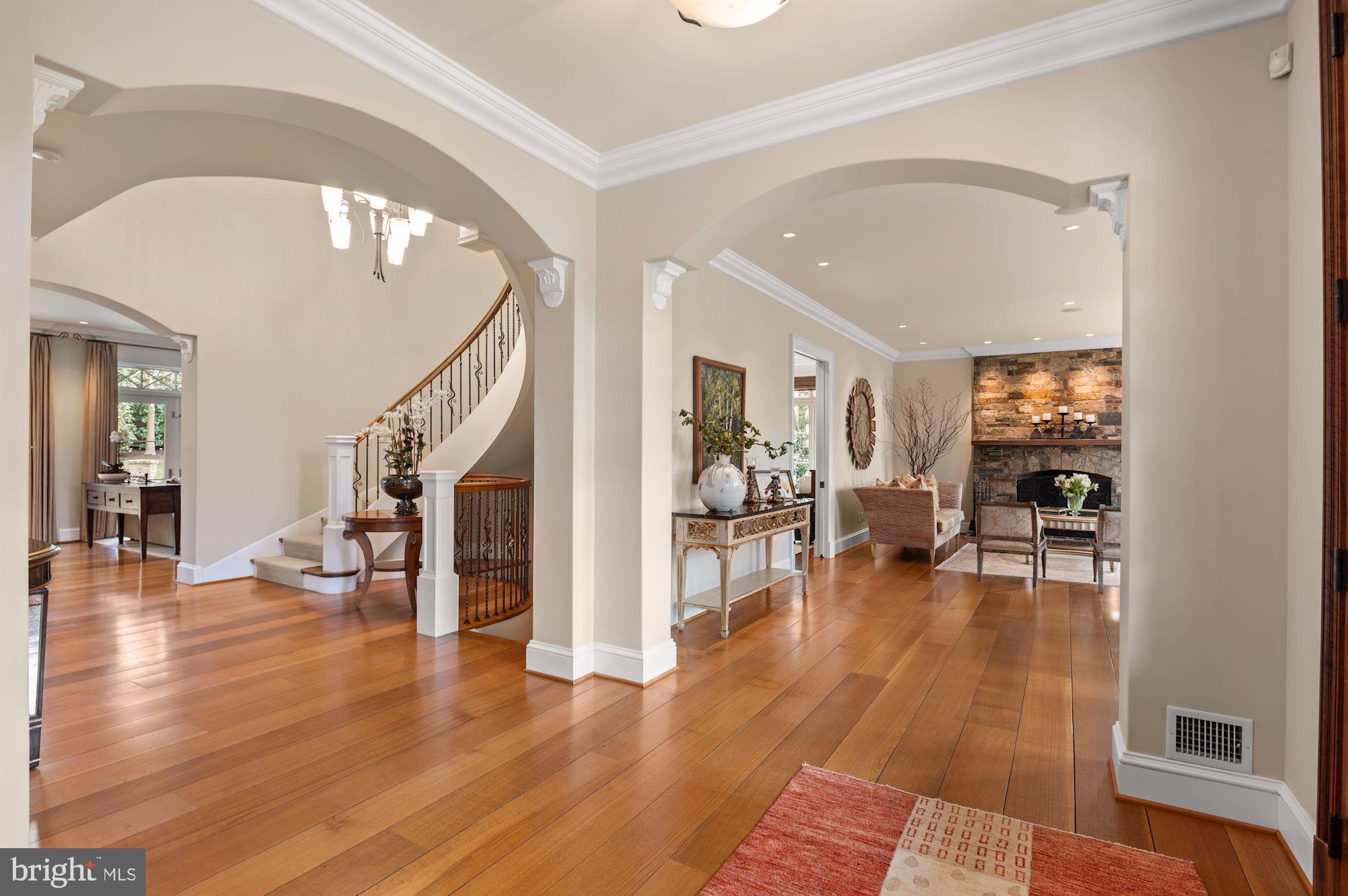 LANGLEY FOREST - Residential