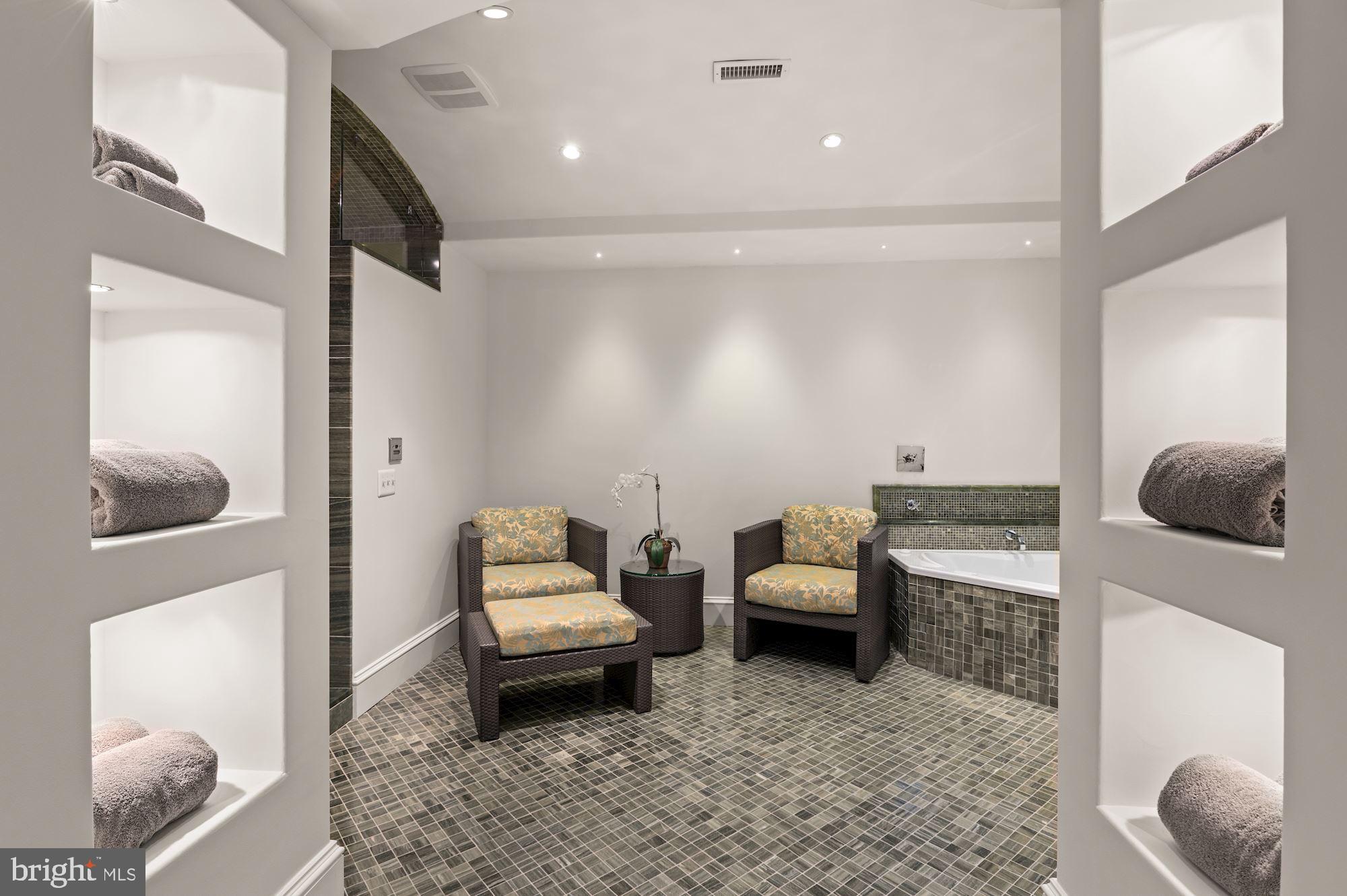 LANGLEY FOREST - Residential