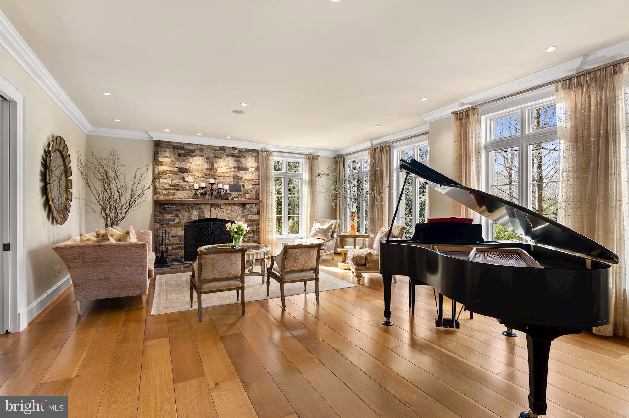 LANGLEY FOREST - Residential