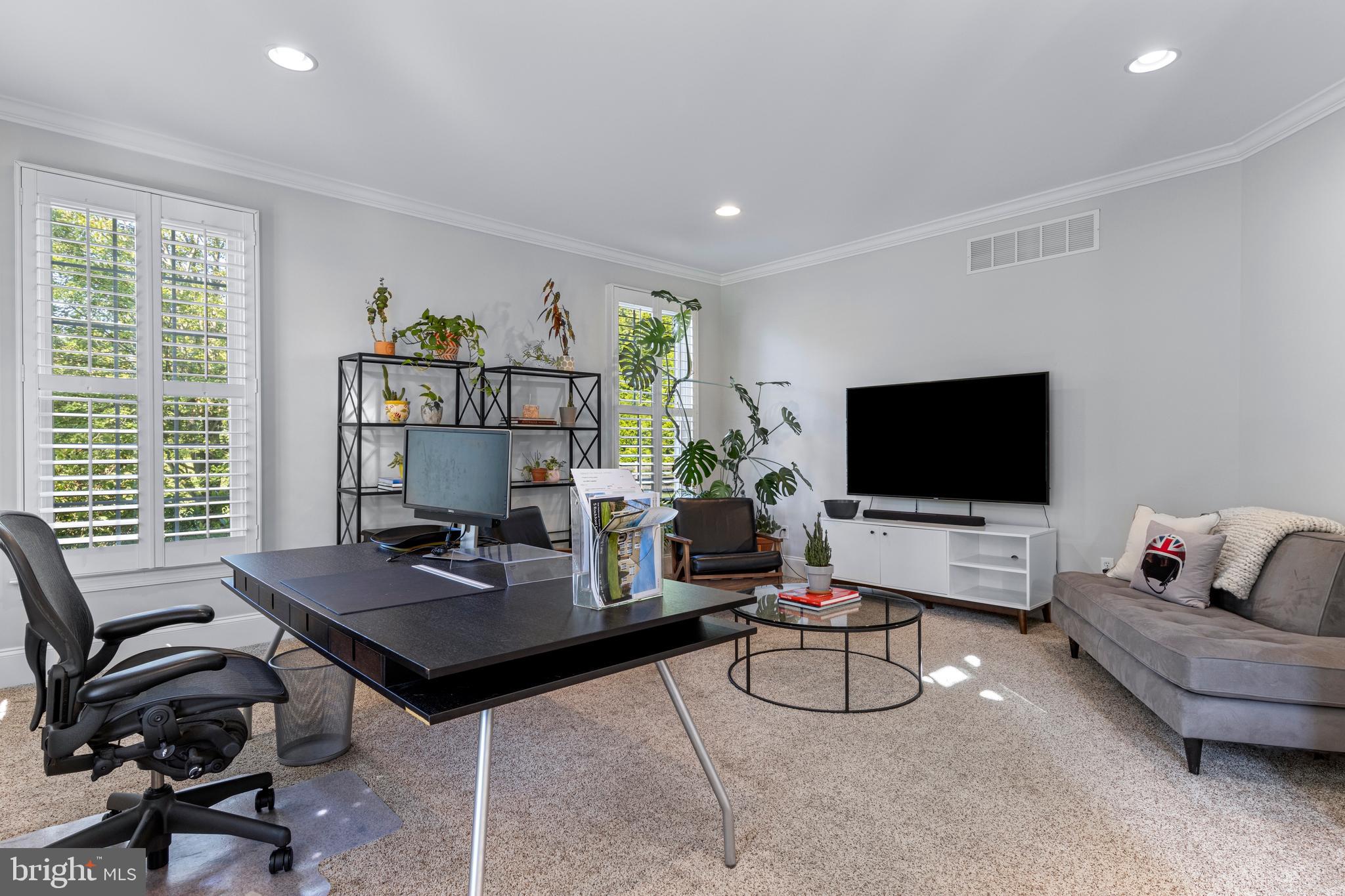 ROCKFORD CROSSING - Residential