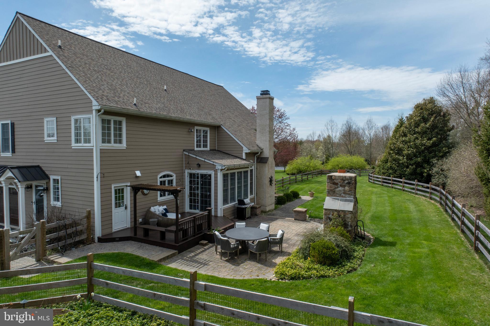 ROCKFORD CROSSING - Residential