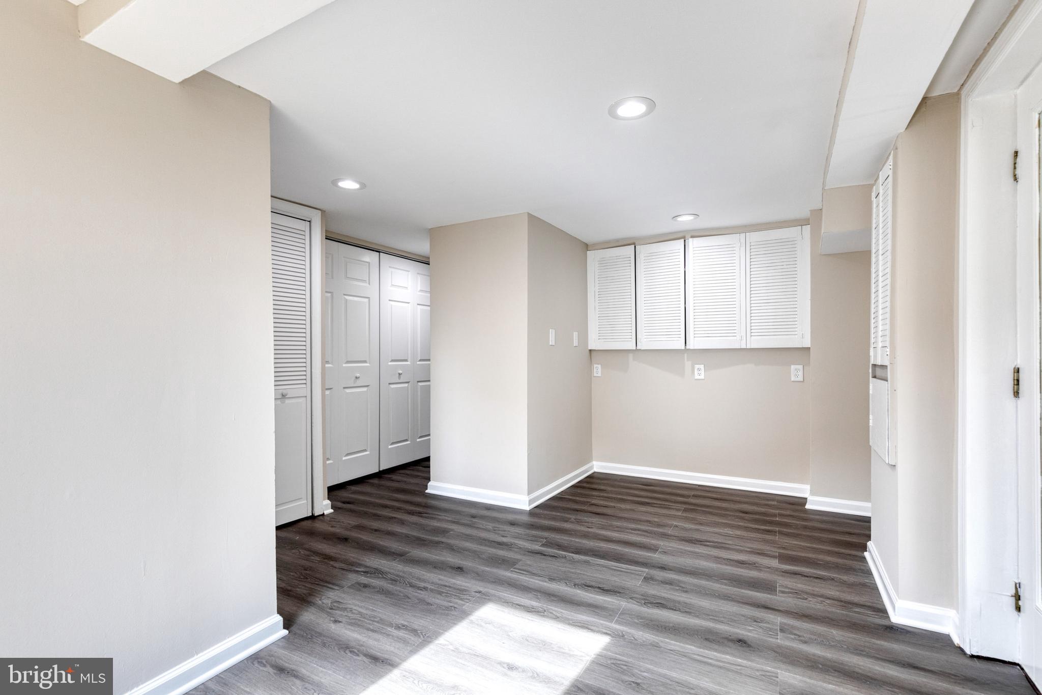 ROYAL VIEW - Residential