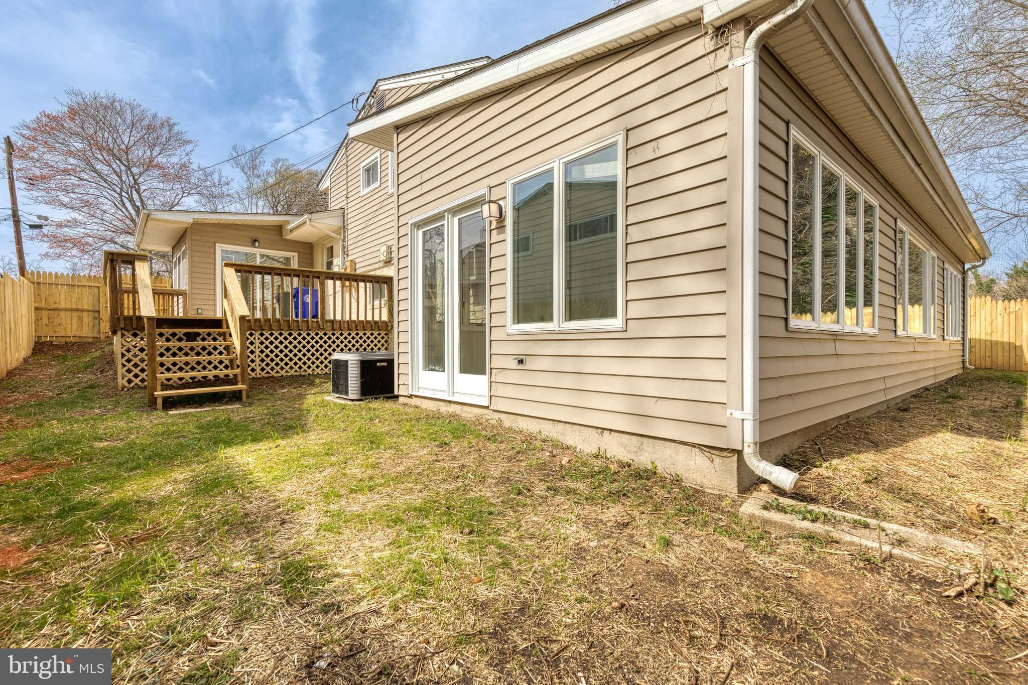 ROYAL VIEW - Residential