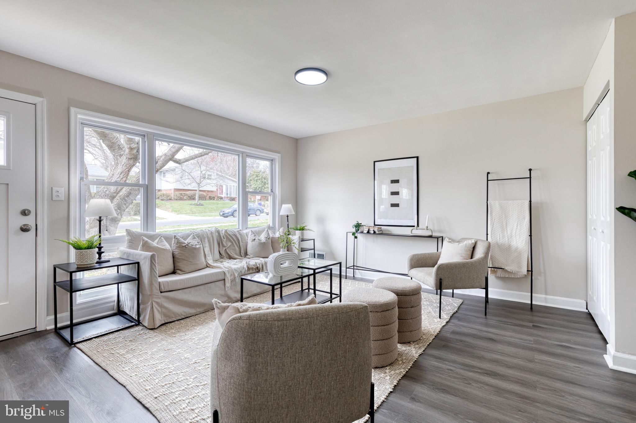 ROYAL VIEW - Residential