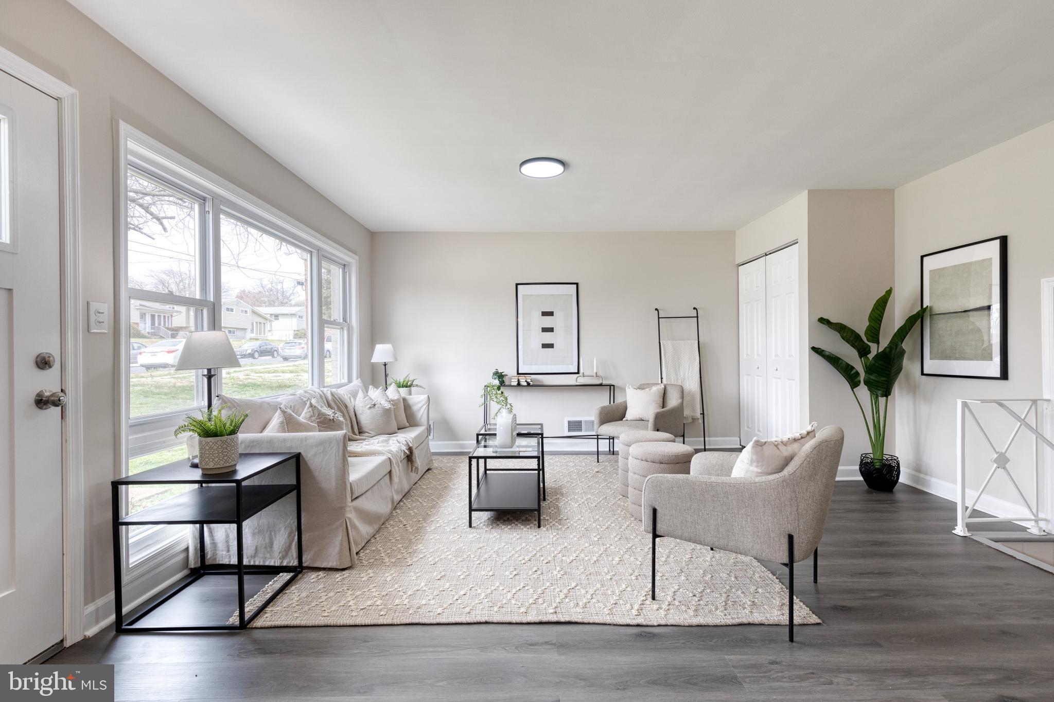 ROYAL VIEW - Residential