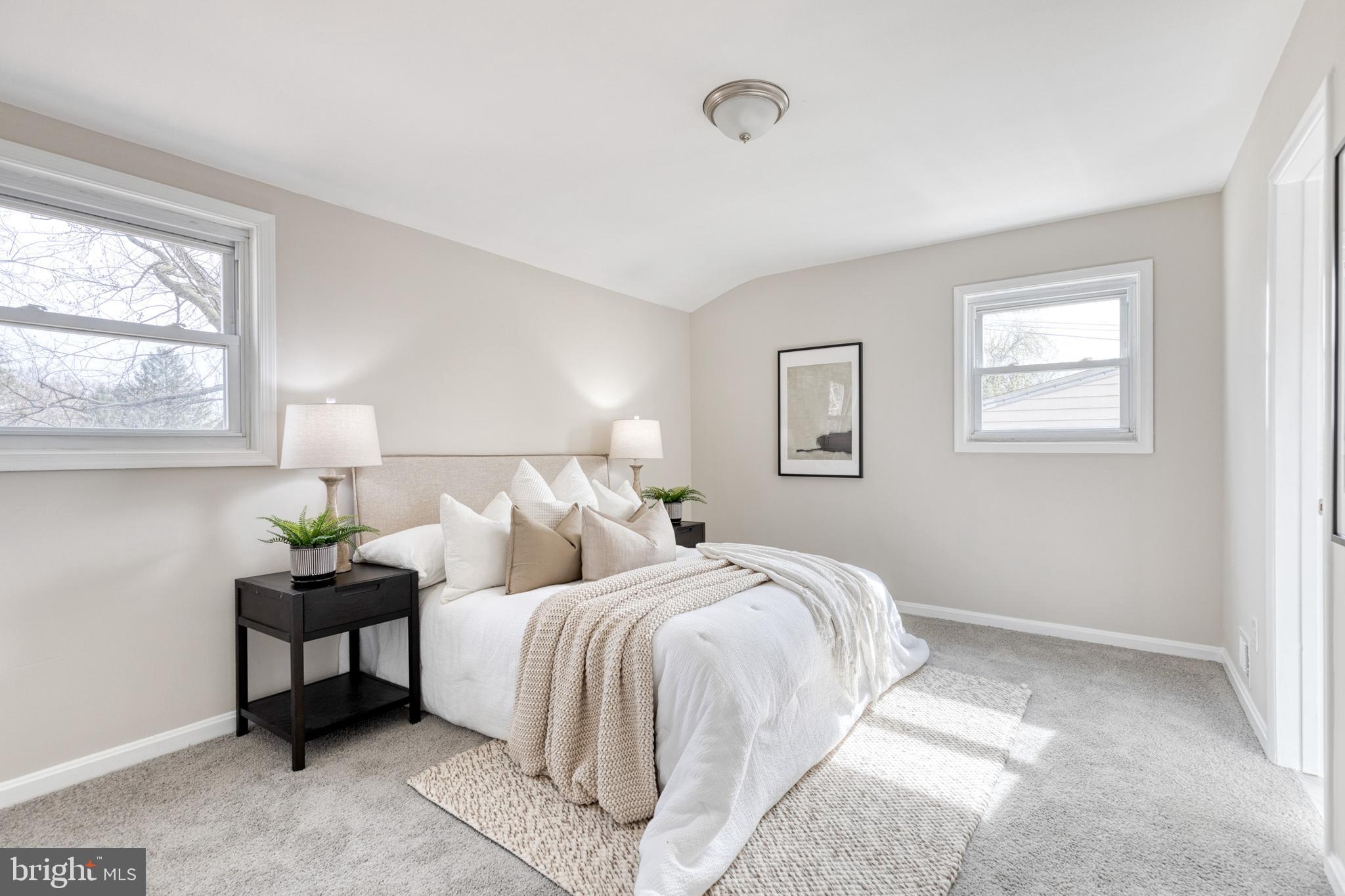 ROYAL VIEW - Residential