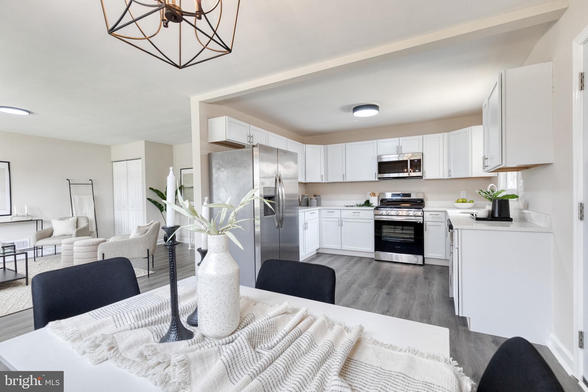 ROYAL VIEW - Residential