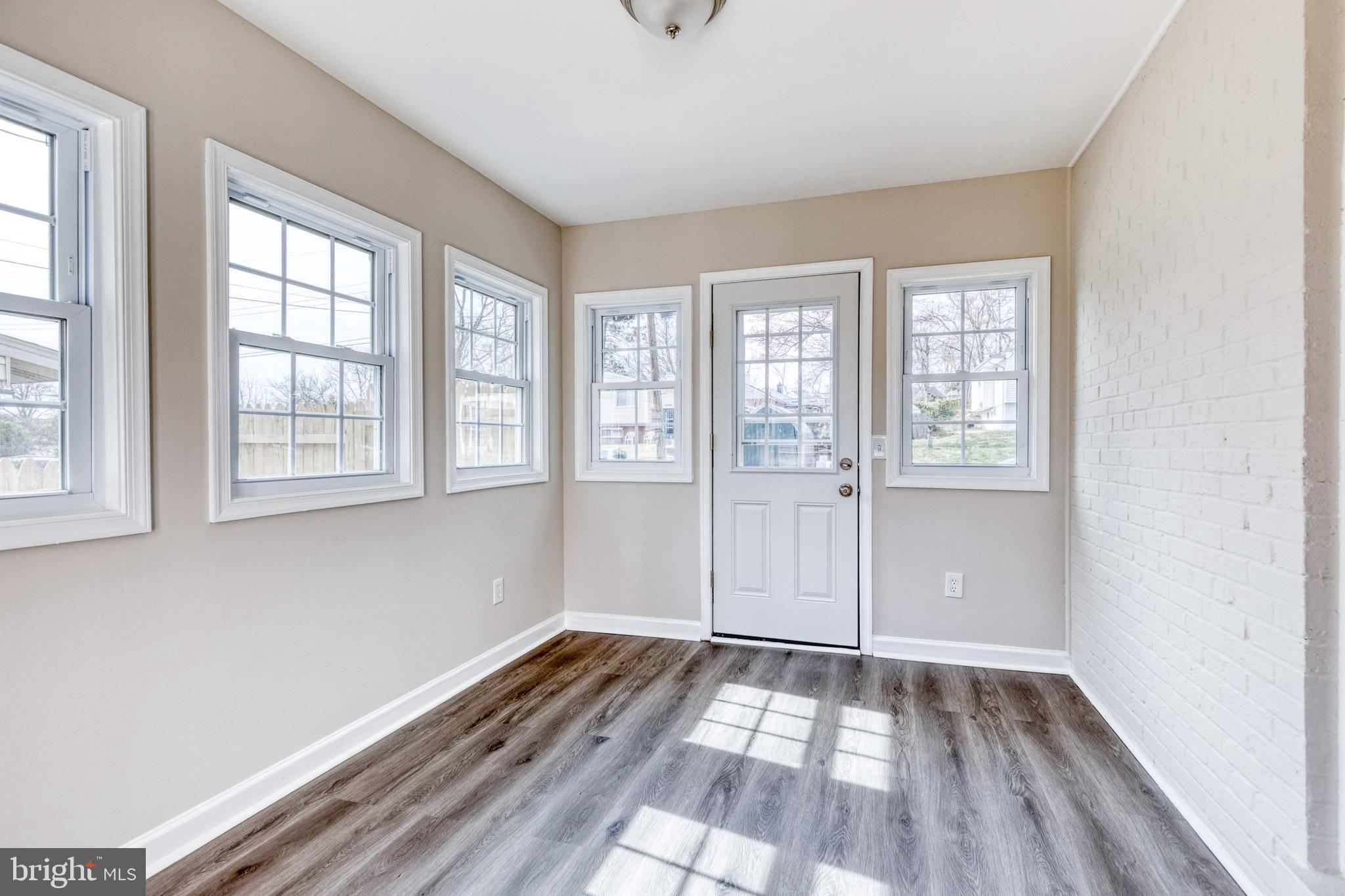 ROYAL VIEW - Residential