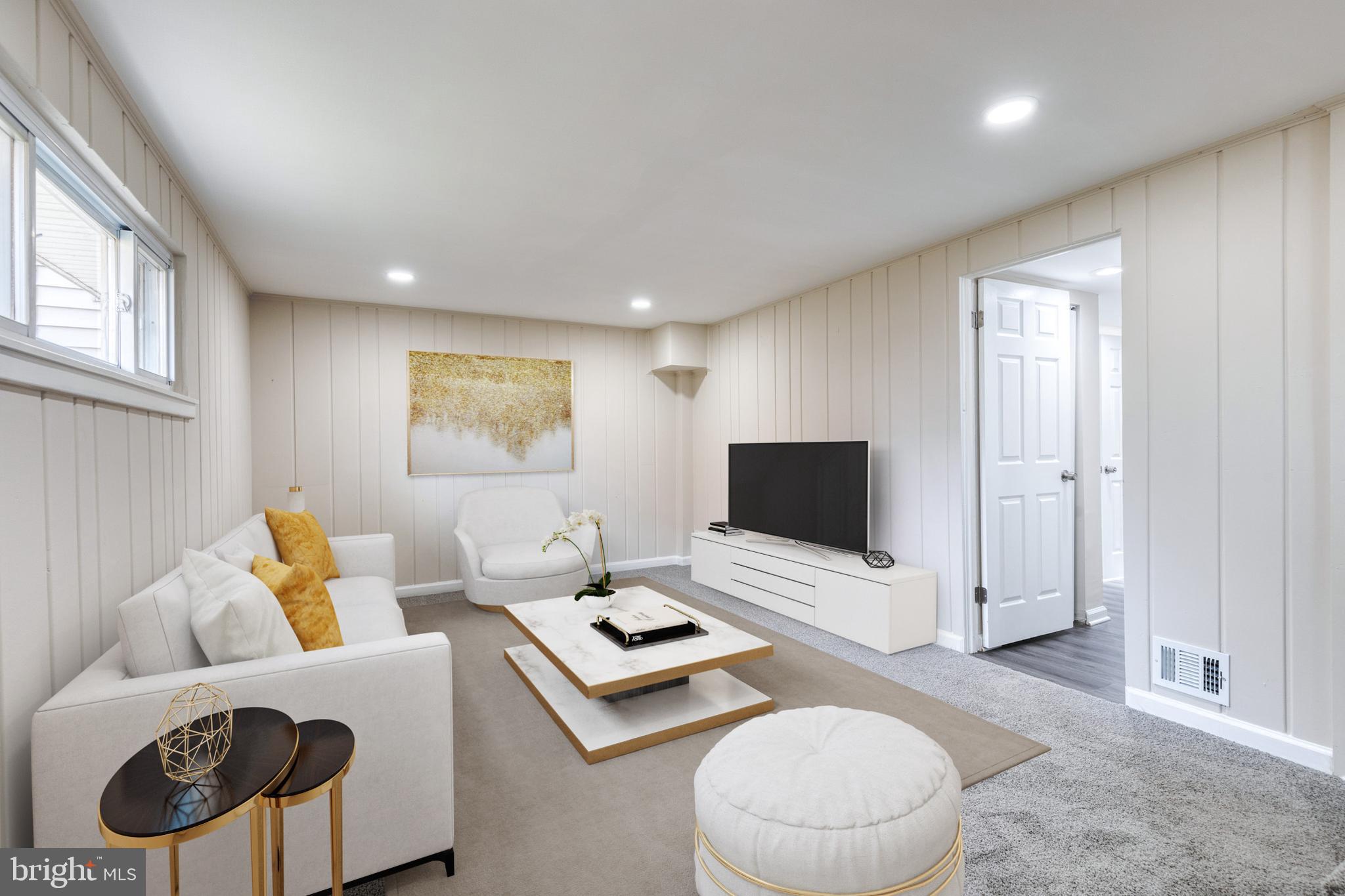 ROYAL VIEW - Residential