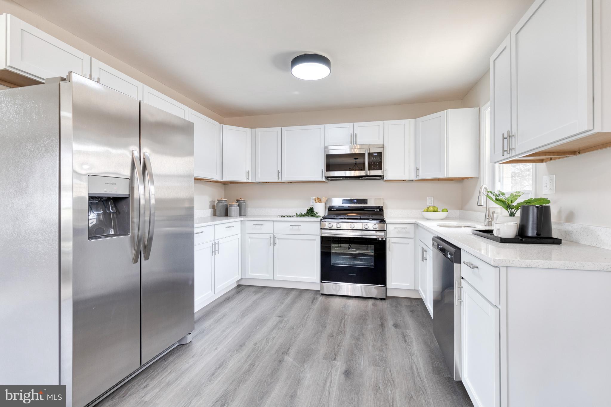 ROYAL VIEW - Residential