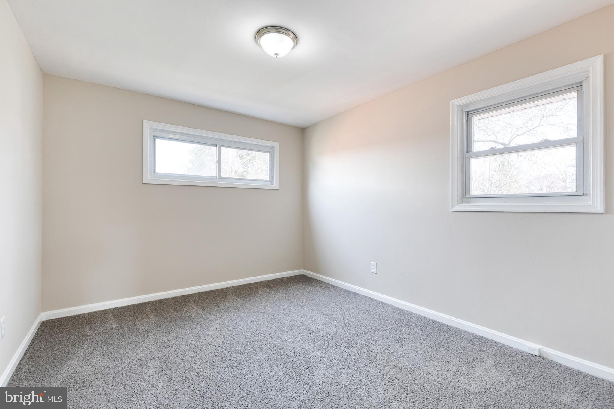 ROYAL VIEW - Residential