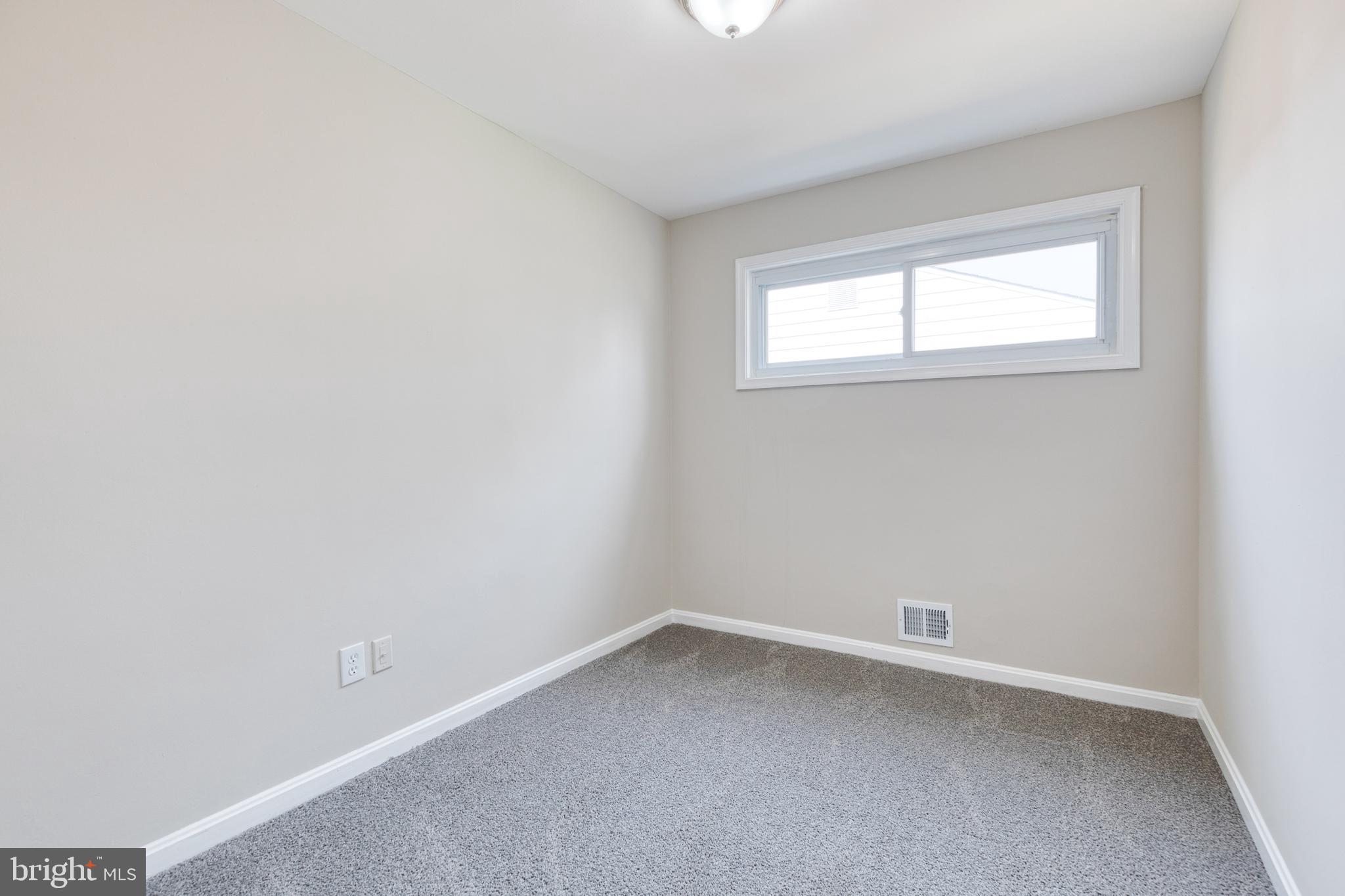 ROYAL VIEW - Residential